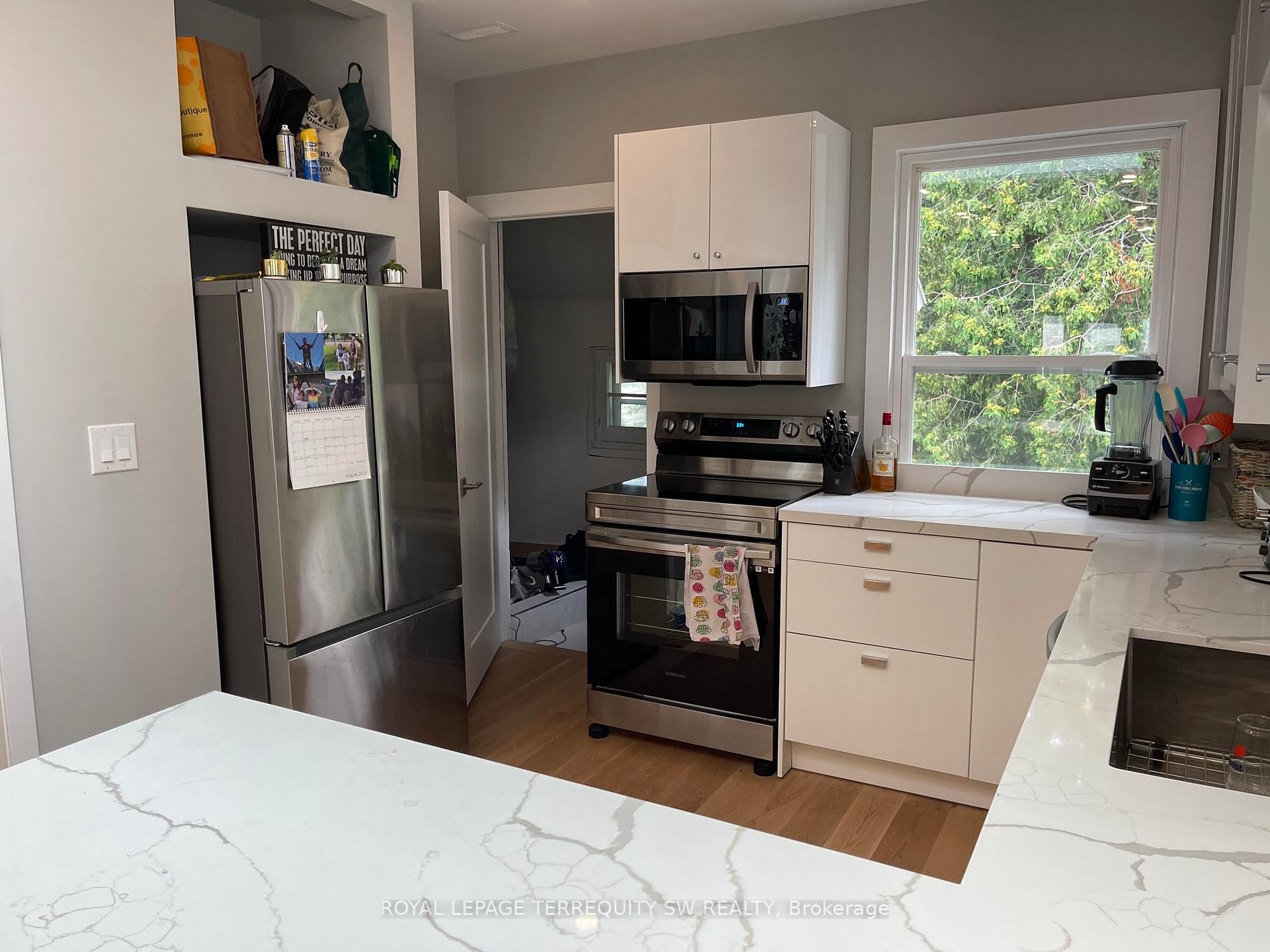 Photo 16 of Unit Upper, 22 Wheeler Avenue, Toronto, The Beaches — HOMEH