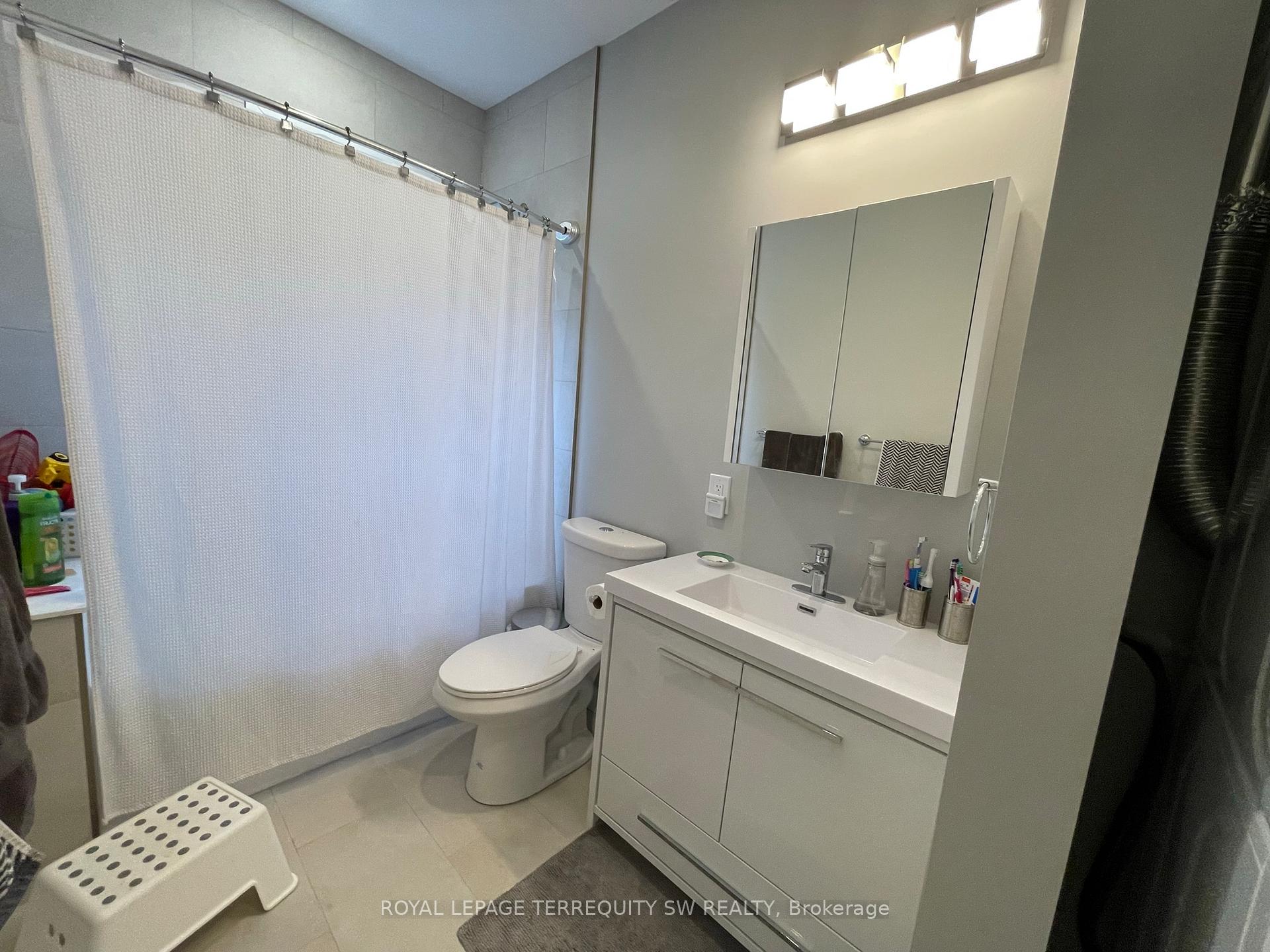 Photo 9 of Unit Upper, 22 Wheeler Avenue, Toronto, The Beaches — HOMEH