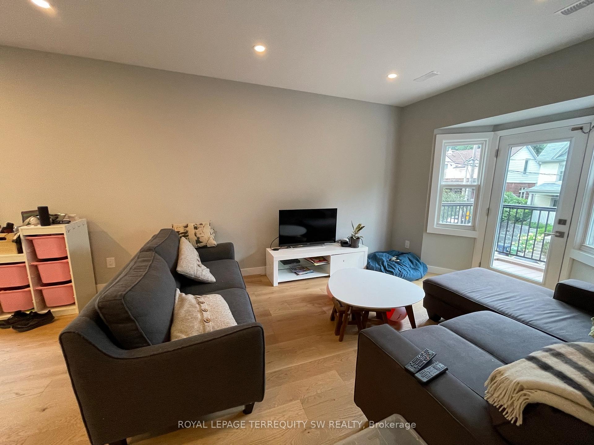 Photo 13 of Unit Upper, 22 Wheeler Avenue, Toronto, The Beaches — HOMEH