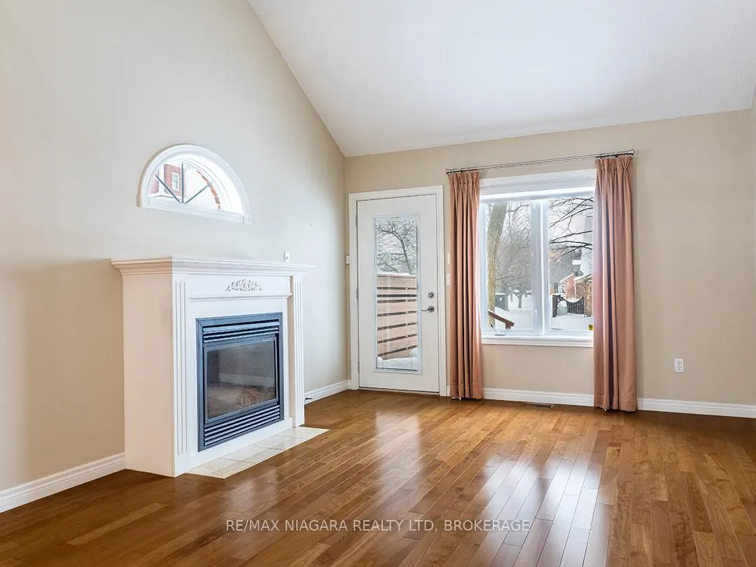 Photo 4 of 57 Maple Street, Port Colborne, Sugarloaf — HOMEH