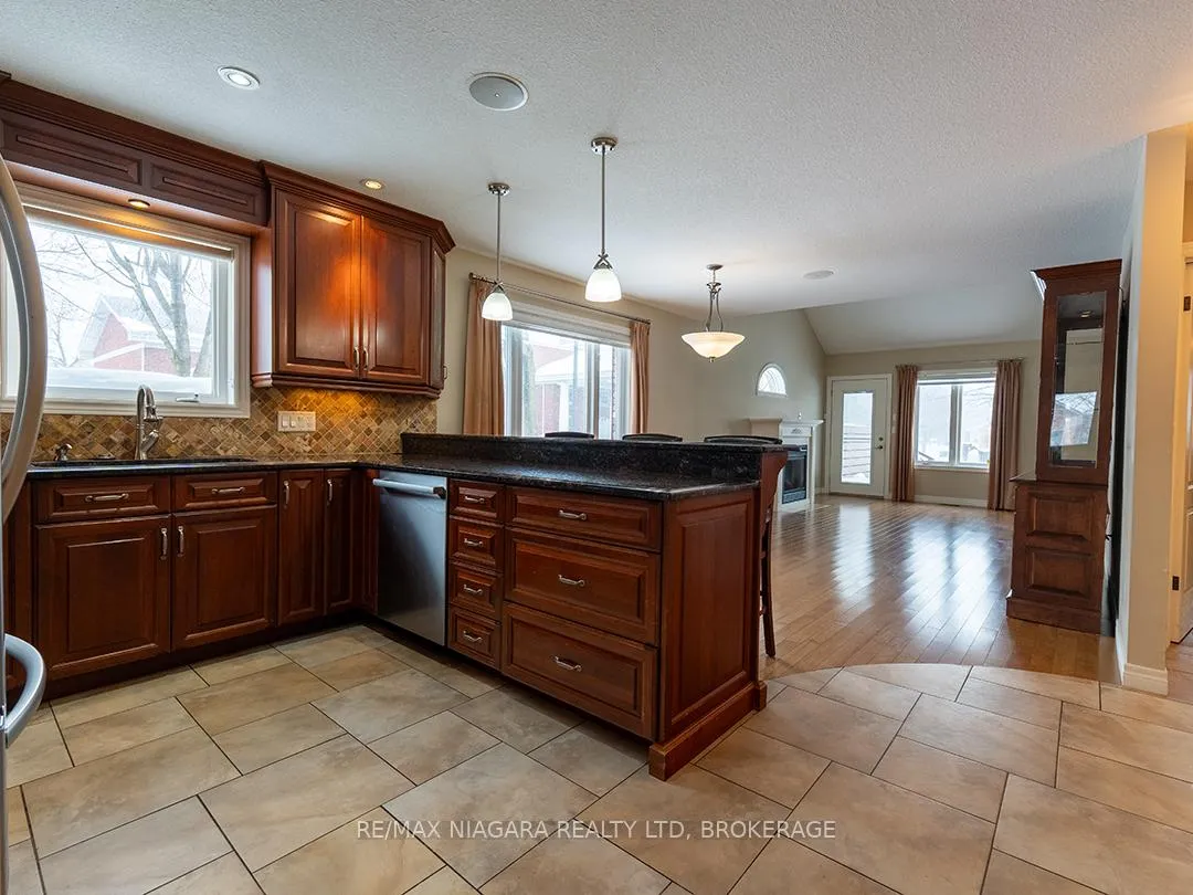 Photo 10 of 57 Maple Street, Port Colborne, Sugarloaf — HOMEH