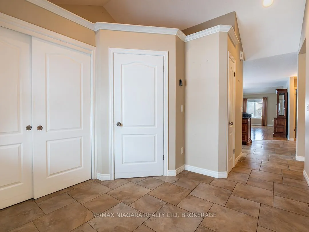 Photo 15 of 57 Maple Street, Port Colborne, Sugarloaf — HOMEH