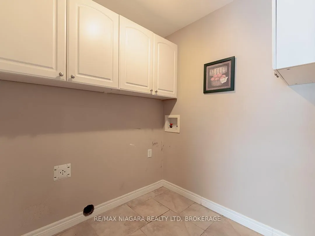 Photo 17 of 57 Maple Street, Port Colborne, Sugarloaf — HOMEH