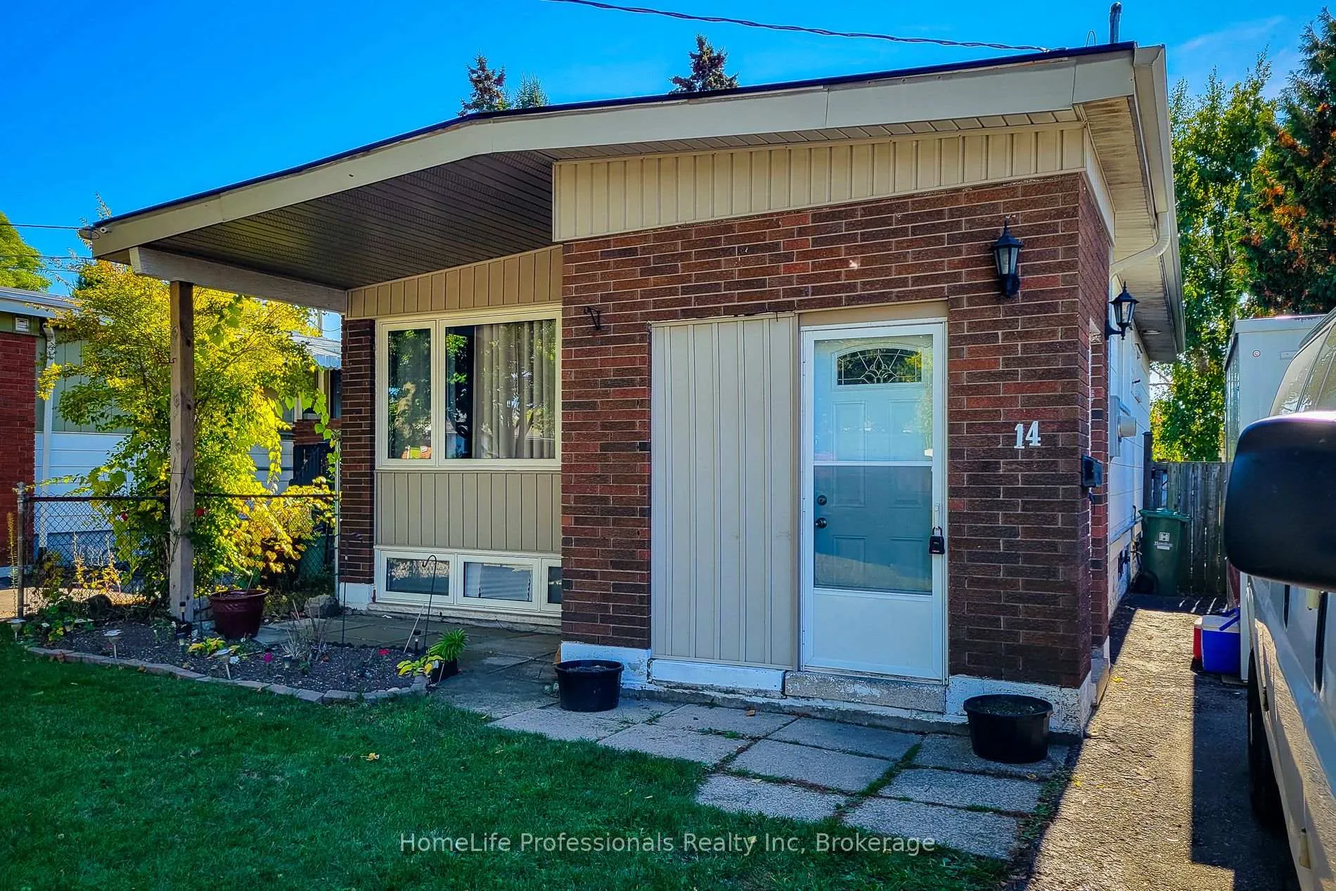 Photo 3 of 14 Ronaldshay Avenue, Hamilton, Greeningdon — HOMEH