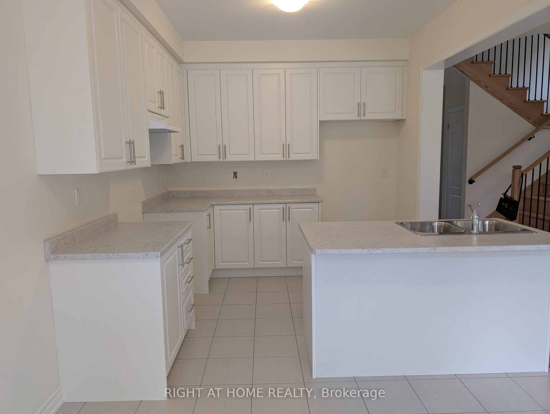 Photo 2 of 66 North Garden Boulevard E, Scugog, Port Perry — HOMEH