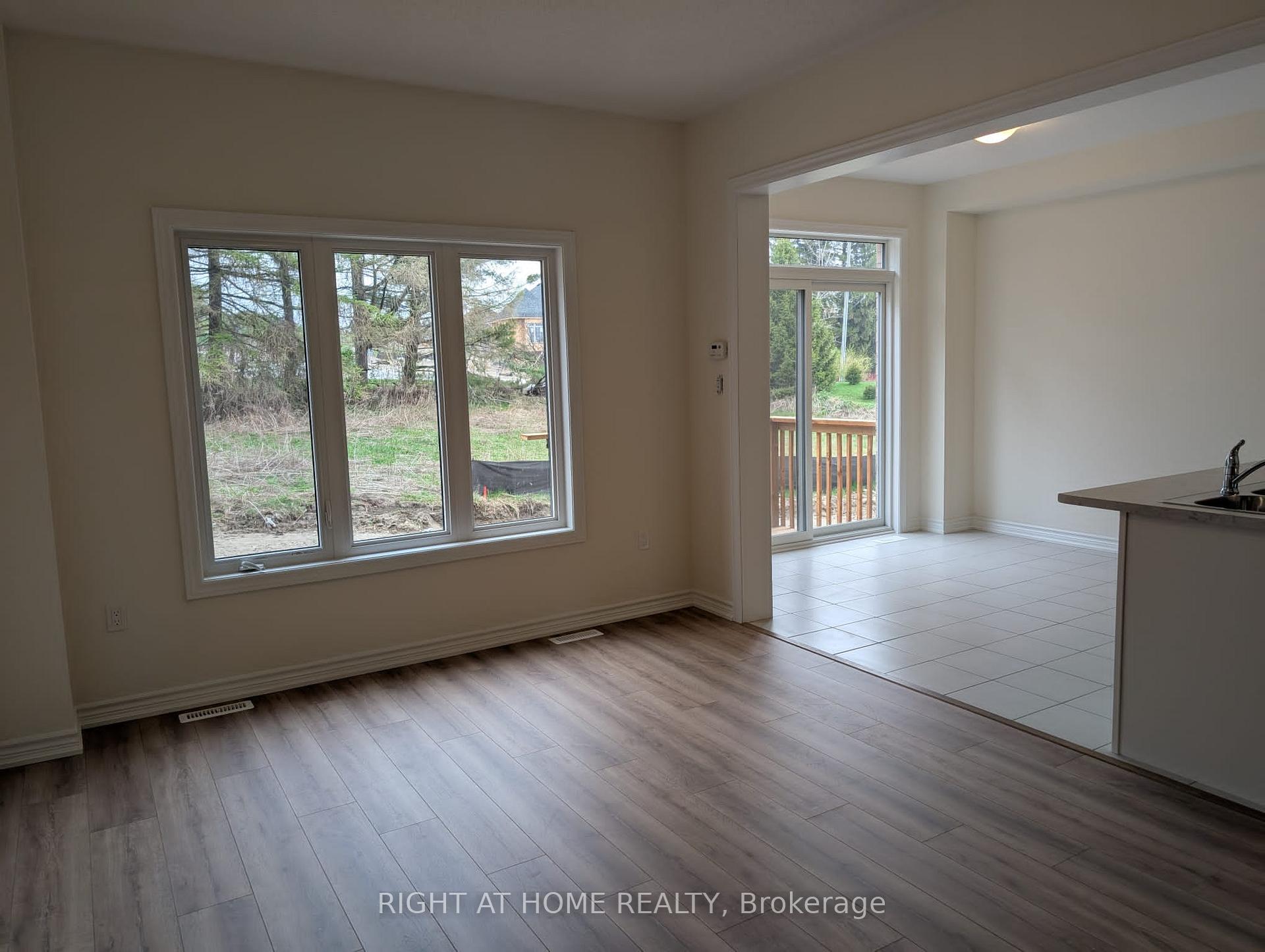 Photo 10 of 66 North Garden Boulevard E, Scugog, Port Perry — HOMEH
