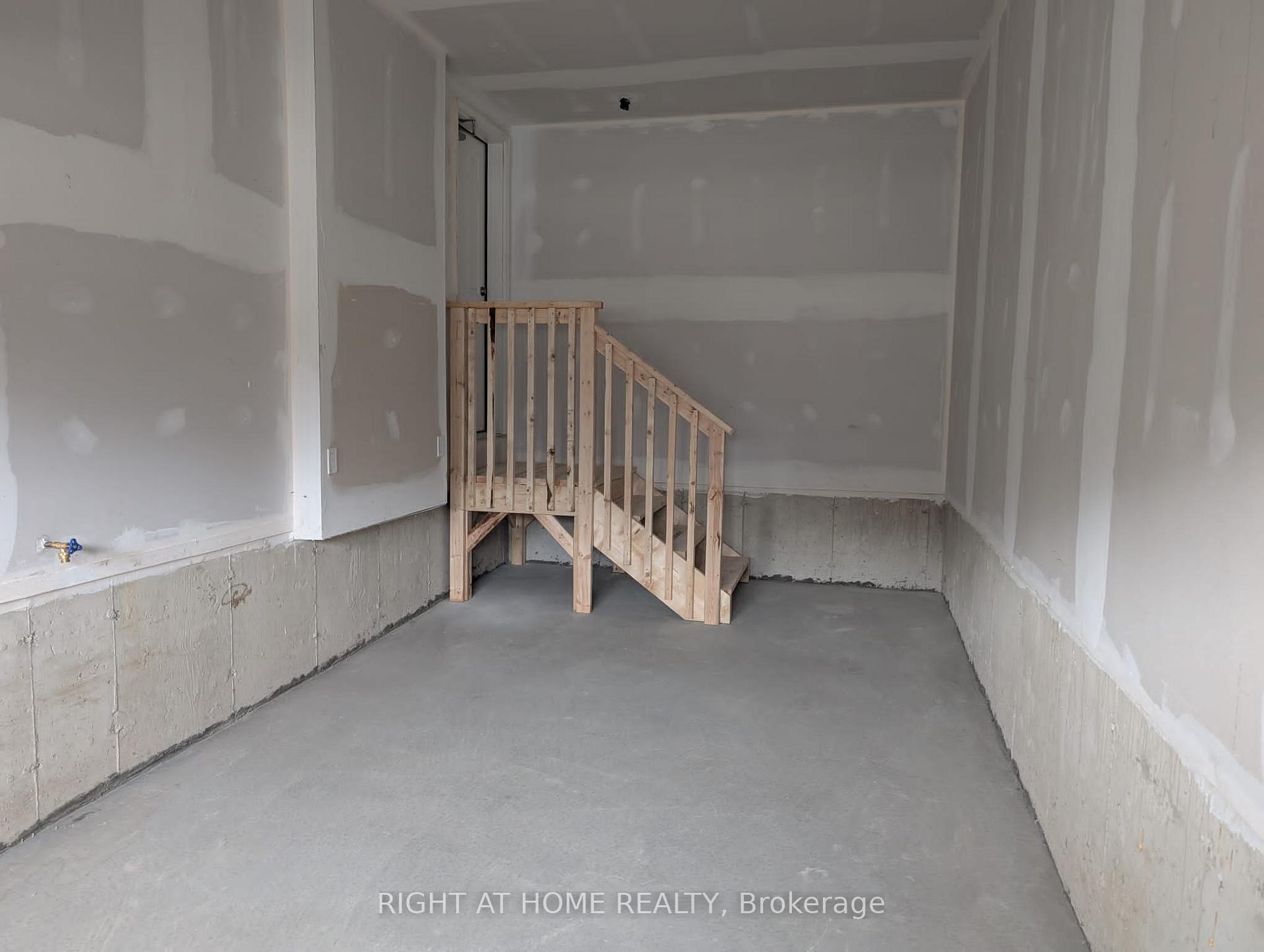 Photo 3 of 66 North Garden Boulevard E, Scugog, Port Perry — HOMEH