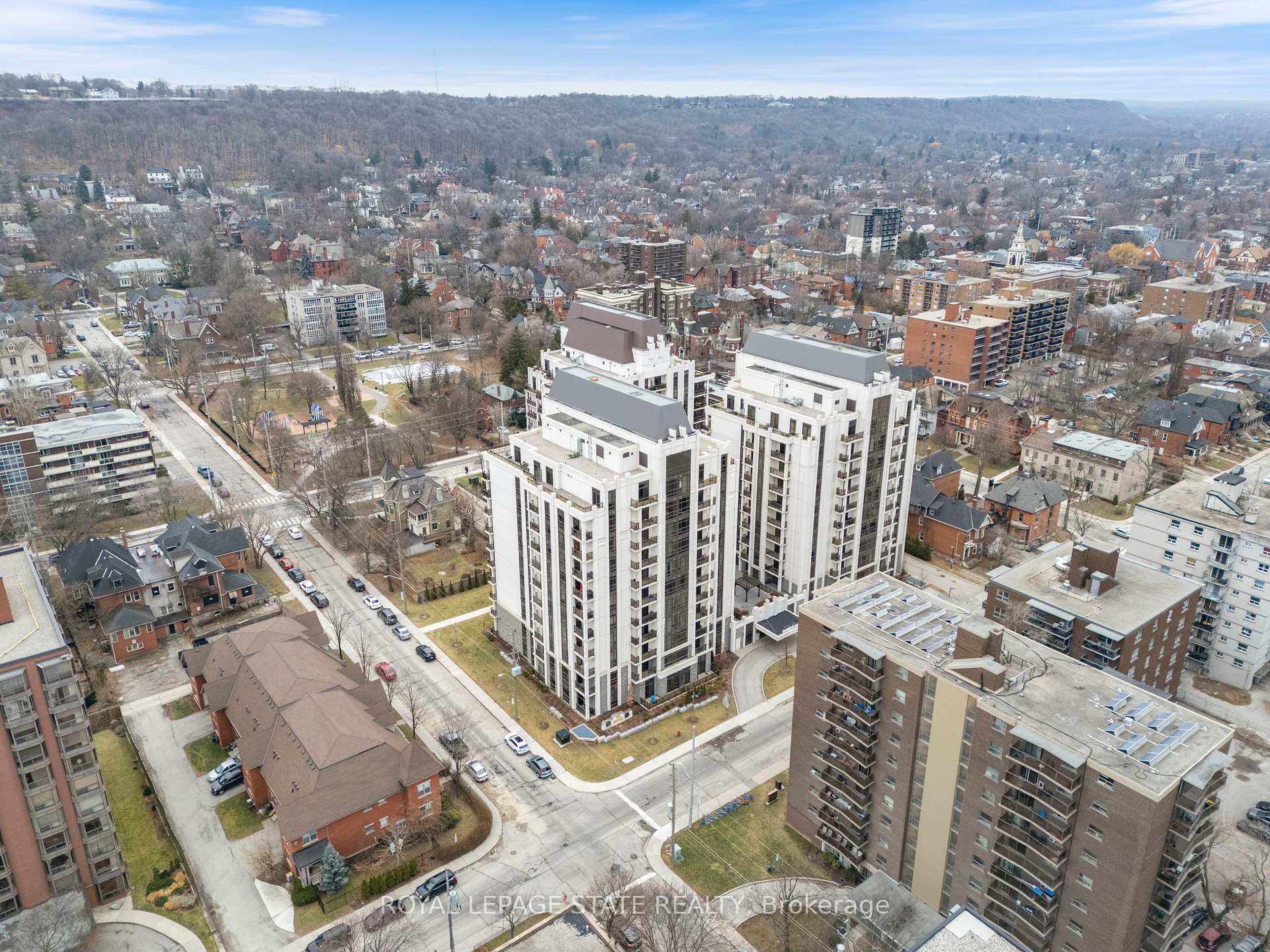 Photo 4 of Unit 1008, 81 Robinson Street, Hamilton, Durand — HOMEH