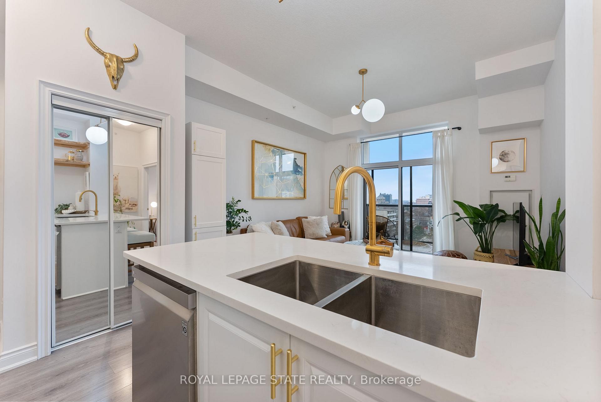 Photo 24 of Unit 1008, 81 Robinson Street, Hamilton, Durand — HOMEH