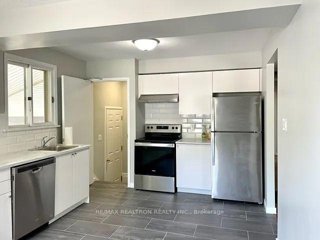 Photo 10 of Unit 1, 88 Eccles Street N, Barrie, Queen's Park — HOMEH