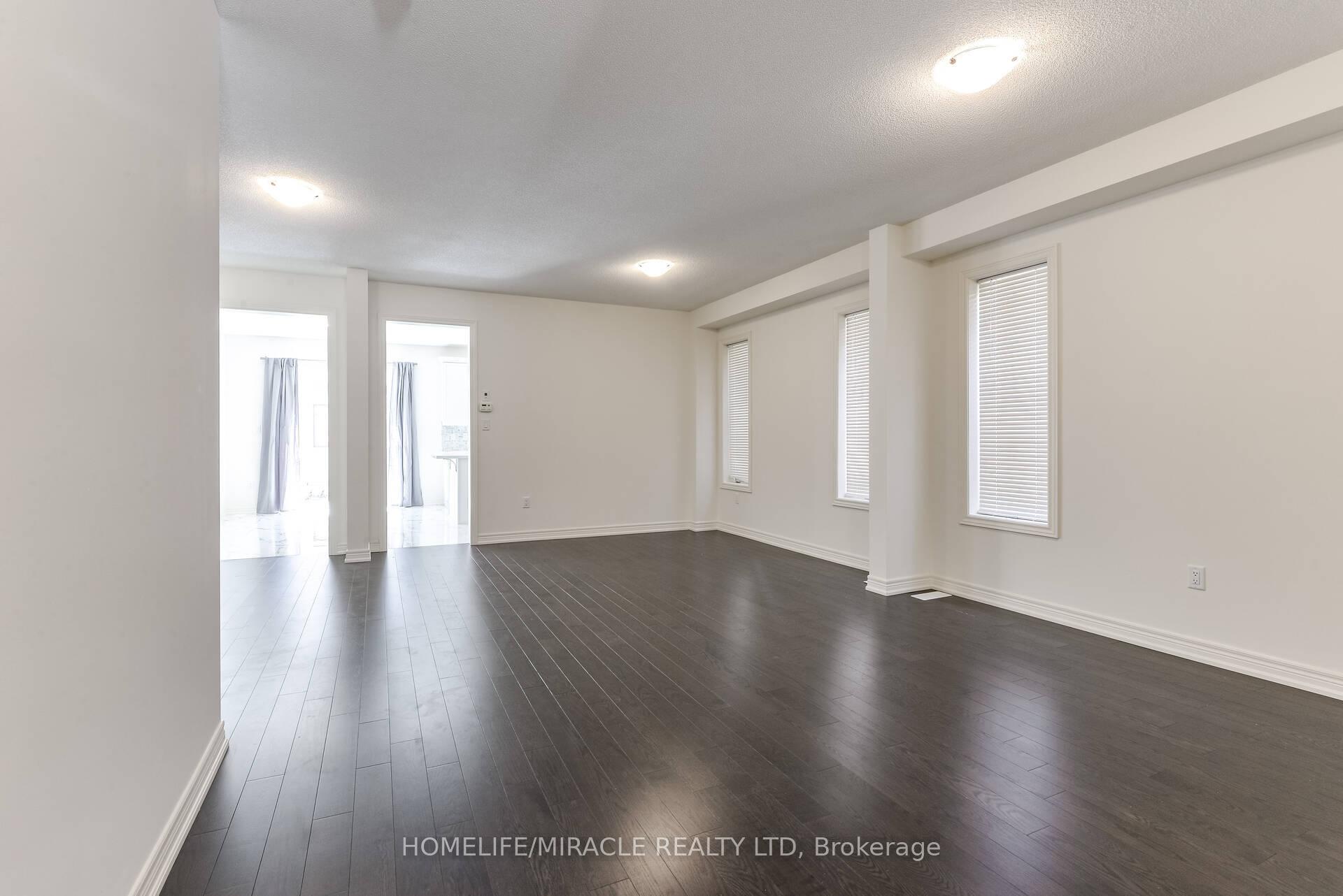 Photo 4 of 21 Ezra Crescent, Brampton, Northwest Brampton — HOMEH