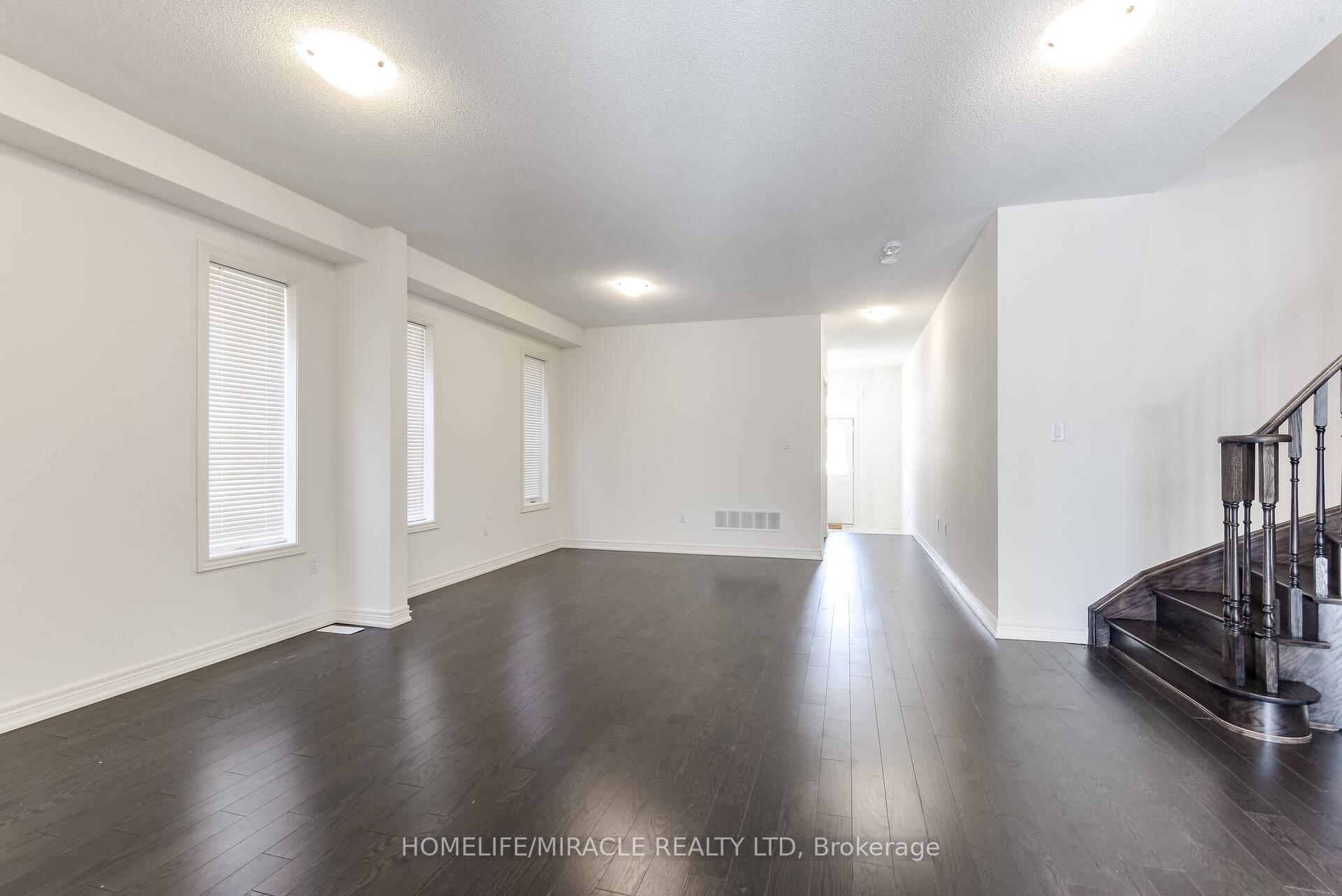 Photo 14 of 21 Ezra Crescent, Brampton, Northwest Brampton — HOMEH