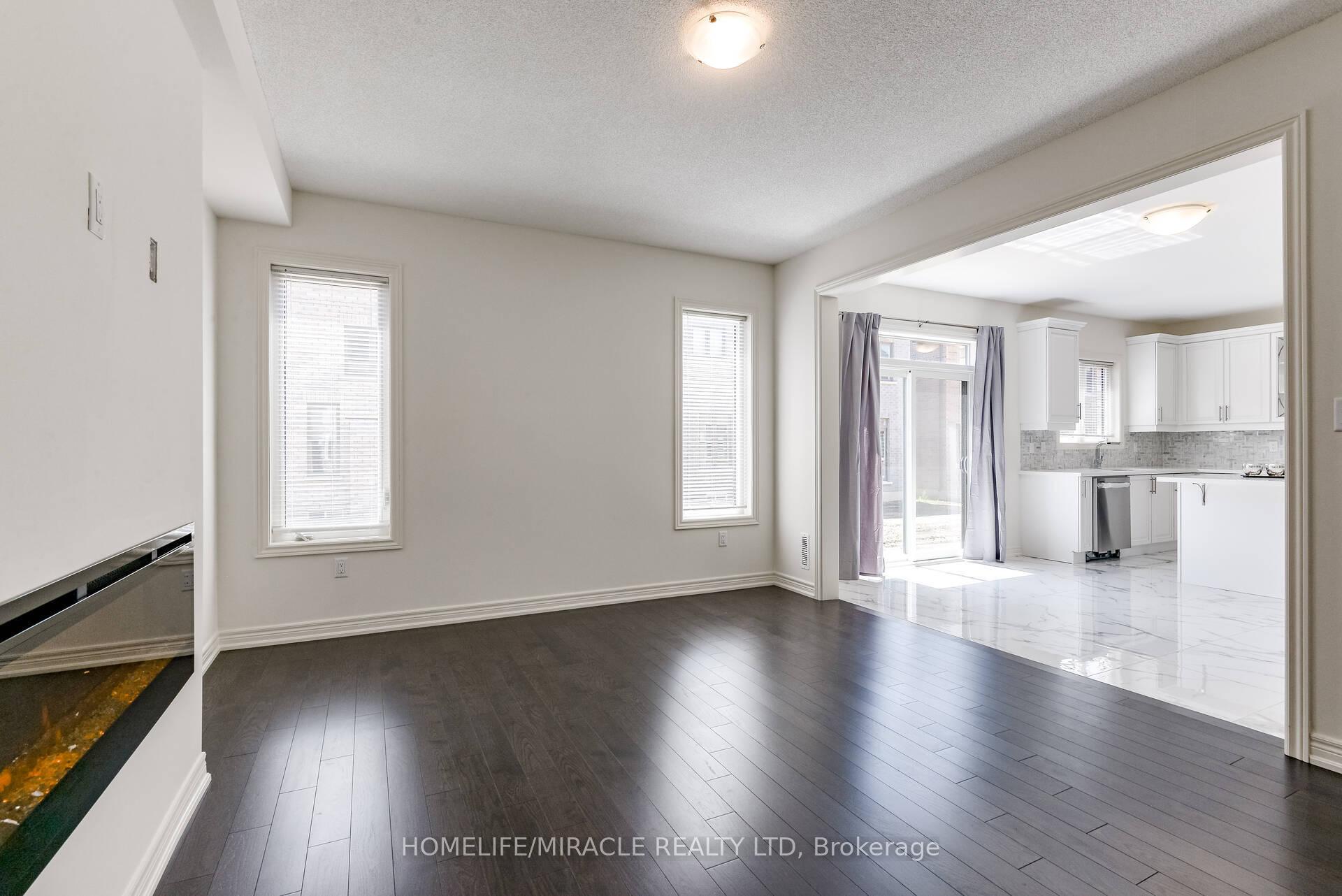Photo 5 of 21 Ezra Crescent, Brampton, Northwest Brampton — HOMEH