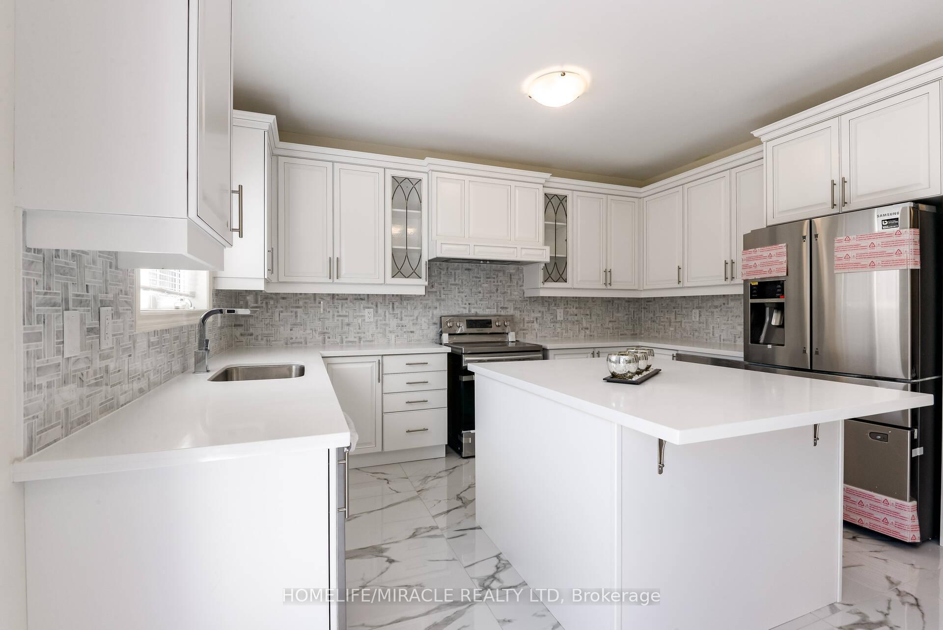Photo 9 of 21 Ezra Crescent, Brampton, Northwest Brampton — HOMEH
