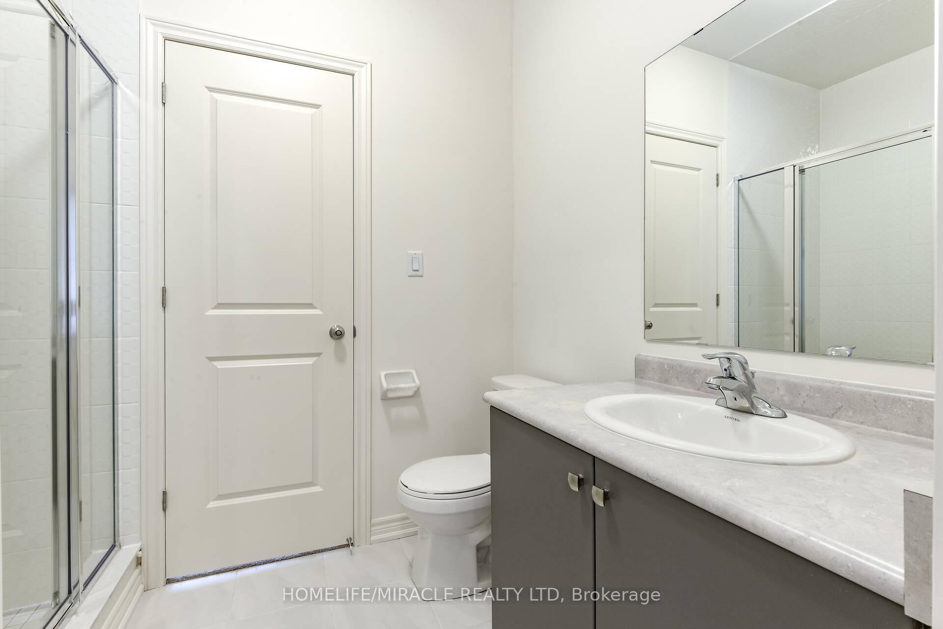 Photo 15 of 21 Ezra Crescent, Brampton, Northwest Brampton — HOMEH