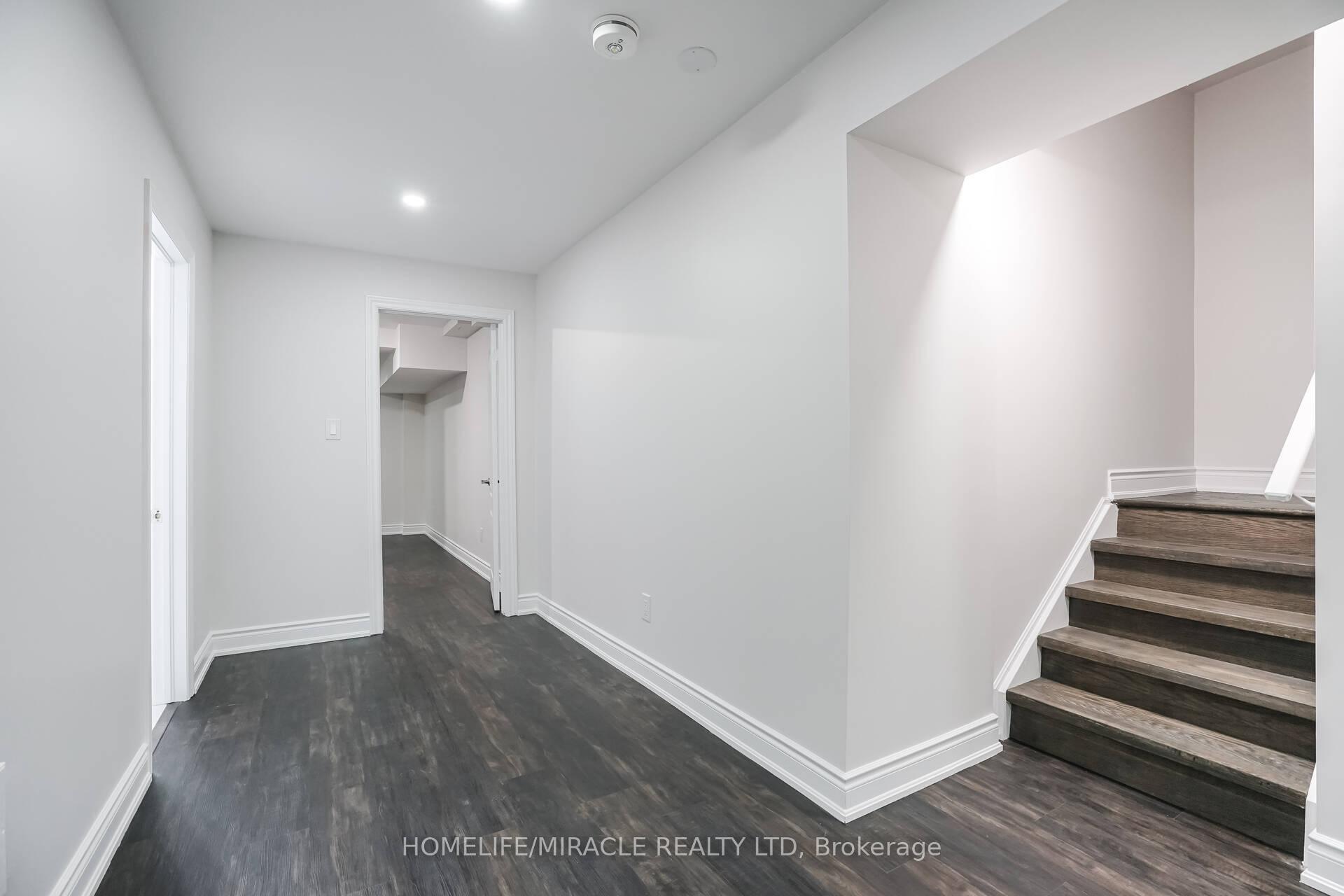 Photo 24 of 21 Ezra Crescent, Brampton, Northwest Brampton — HOMEH