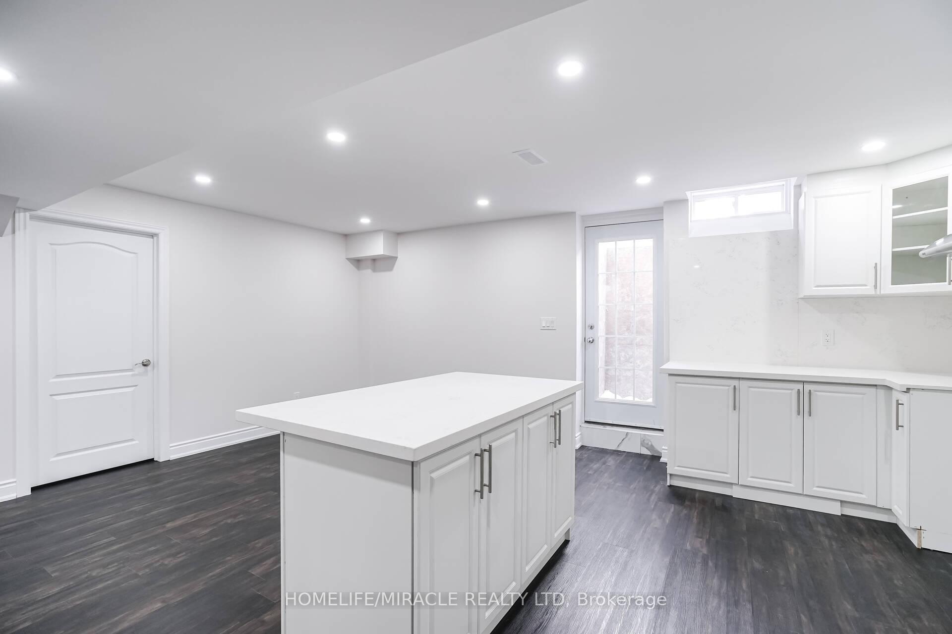 Photo 31 of 21 Ezra Crescent, Brampton, Northwest Brampton — HOMEH