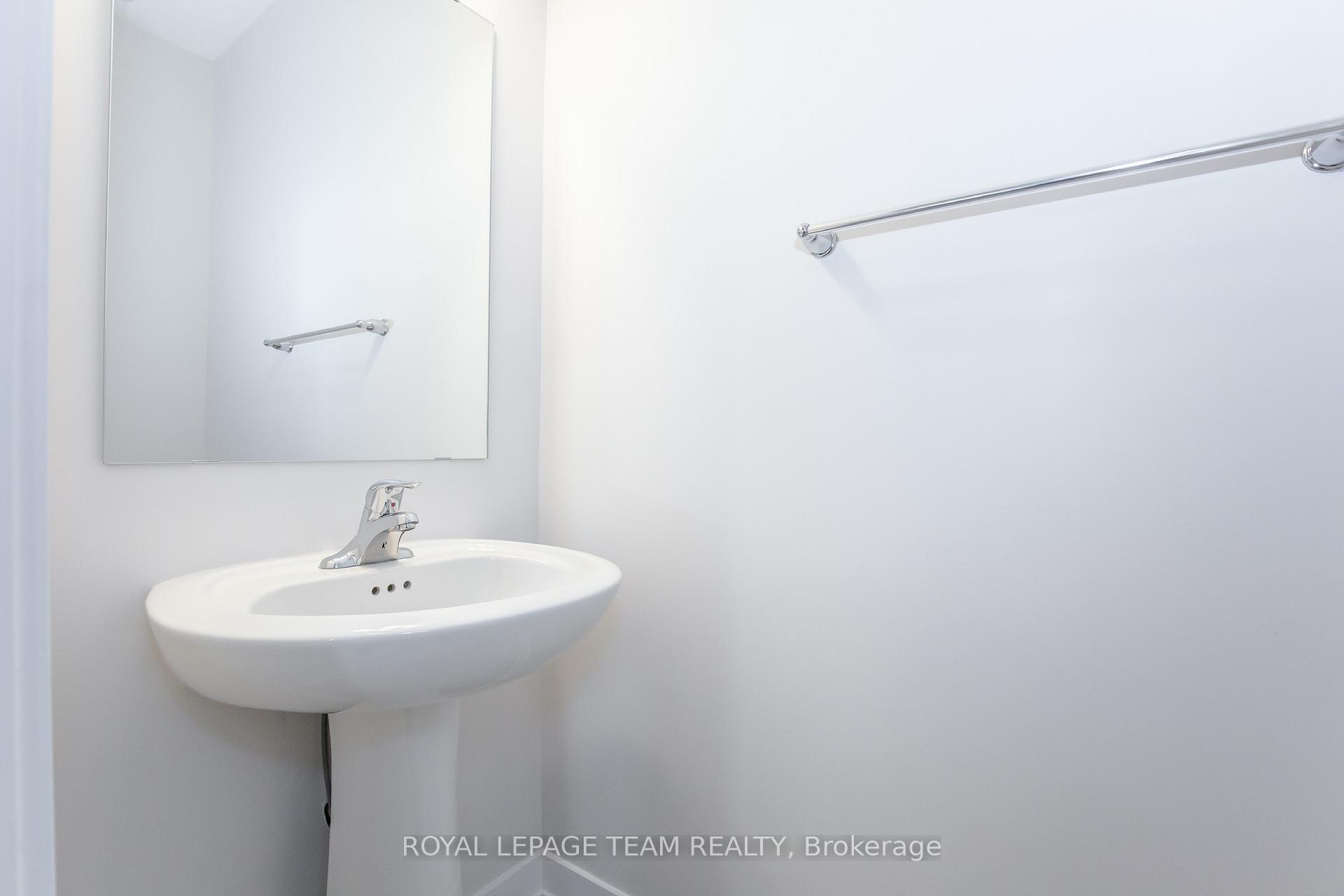 Photo 3 of 206 Tussock Private, Ottawa, Blossom Park/Kemp Park/Findlay Creek — HOMEH