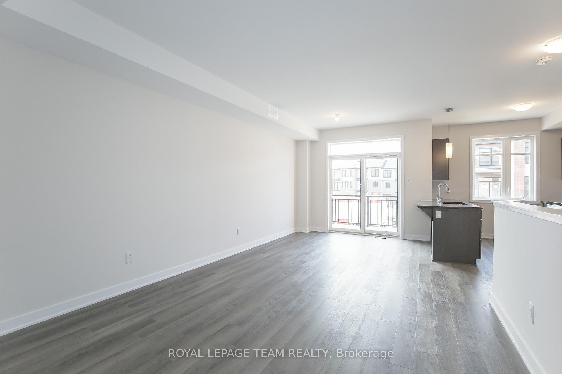 Photo 4 of 206 Tussock Private, Ottawa, Blossom Park/Kemp Park/Findlay Creek — HOMEH