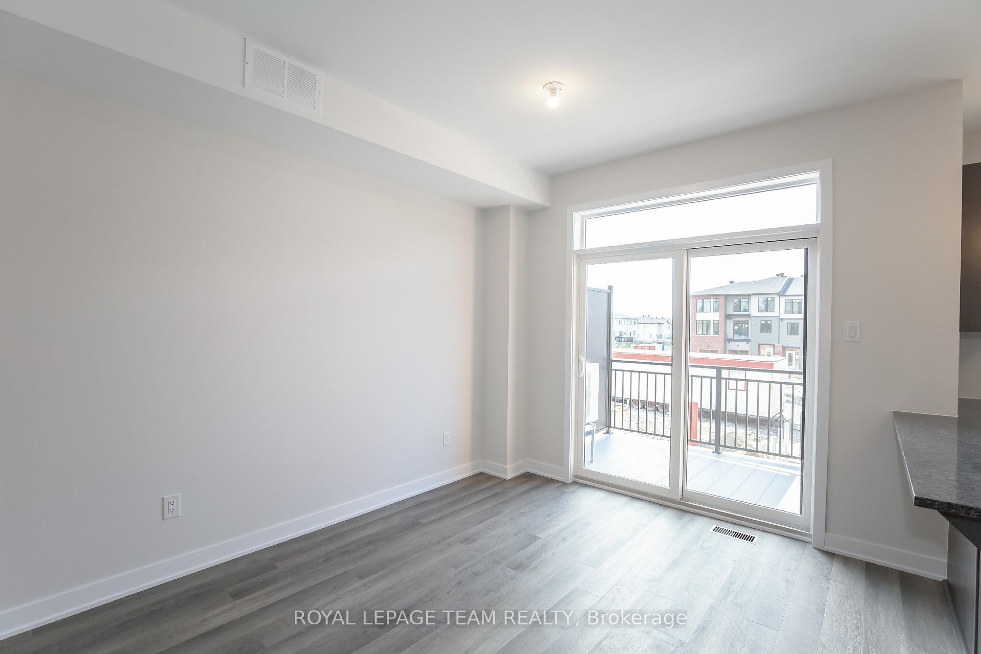 Photo 6 of 206 Tussock Private, Ottawa, Blossom Park/Kemp Park/Findlay Creek — HOMEH