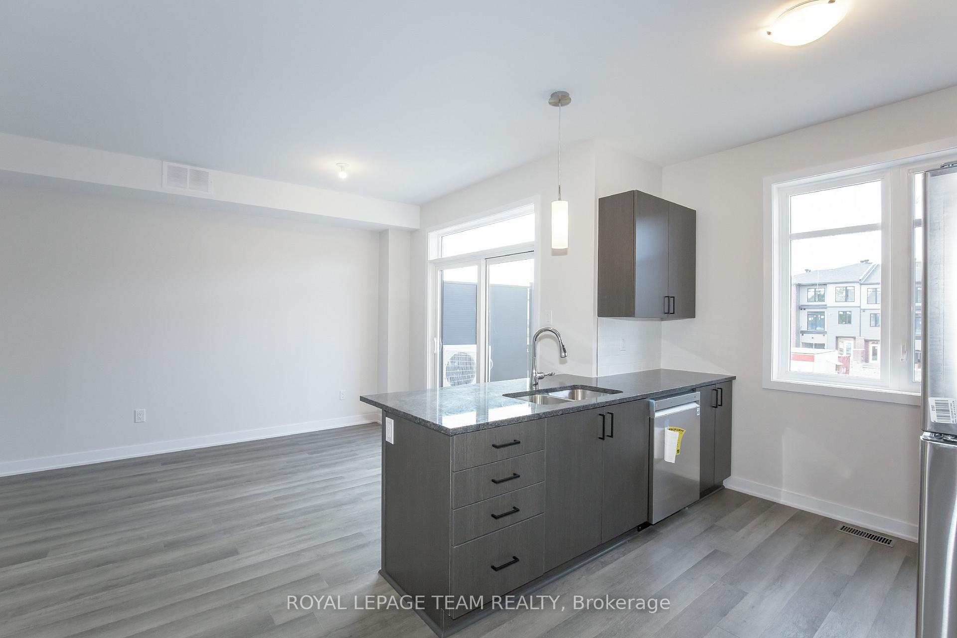 Photo 8 of 206 Tussock Private, Ottawa, Blossom Park/Kemp Park/Findlay Creek — HOMEH