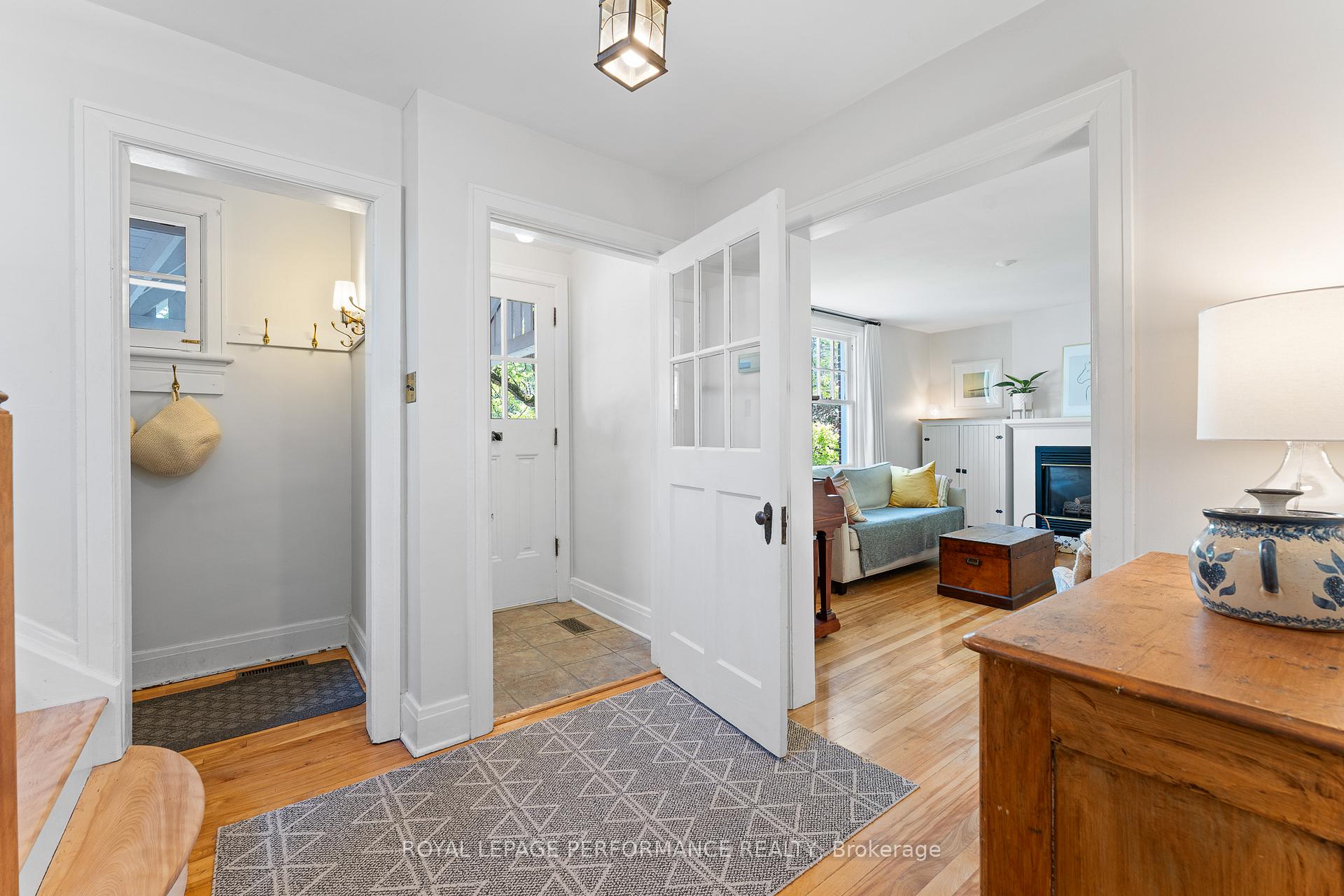 Photo 3 of 458 Melbourne Avenue, Ottawa, McKellar/Highland — HOMEH