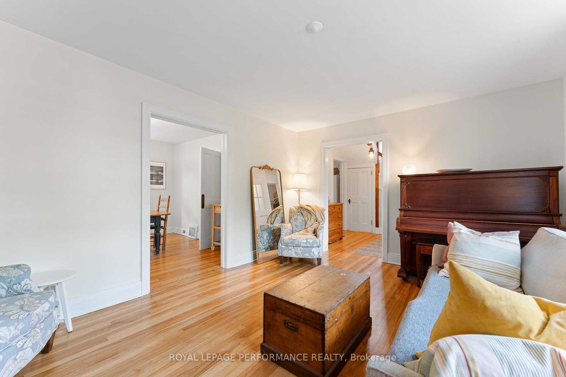 Photo 15 of 458 Melbourne Avenue, Ottawa, McKellar/Highland — HOMEH