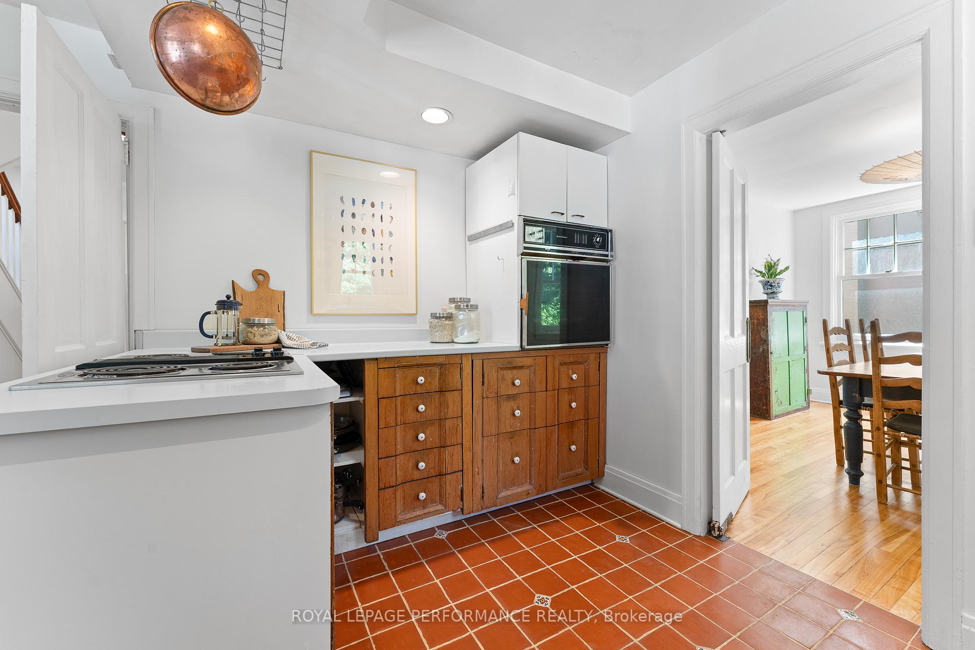 Photo 19 of 458 Melbourne Avenue, Ottawa, McKellar/Highland — HOMEH