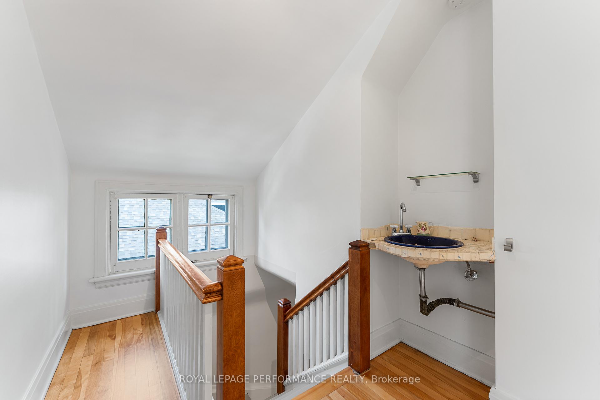 Photo 33 of 458 Melbourne Avenue, Ottawa, McKellar/Highland — HOMEH