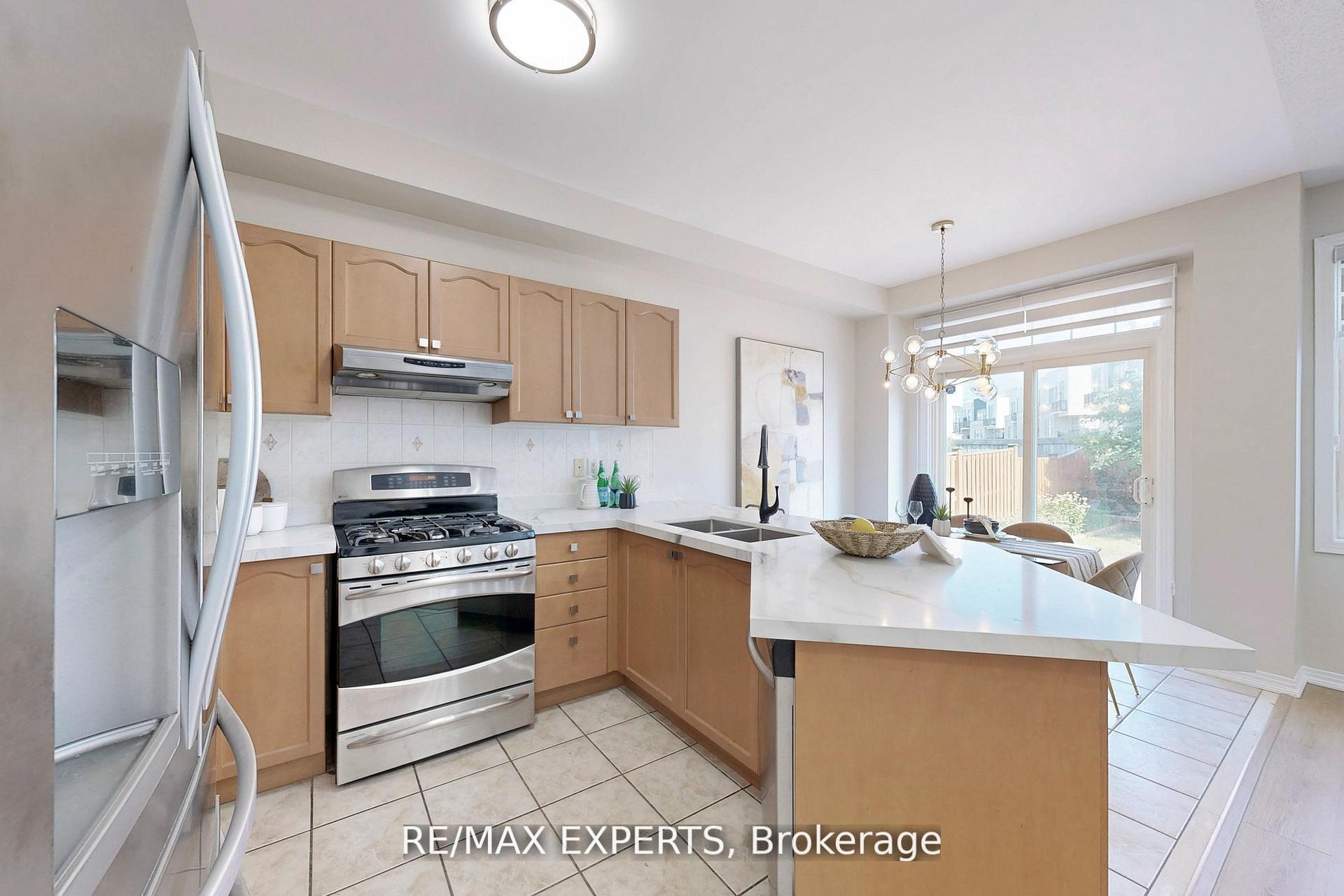 Photo 9 of 187 Hopecrest Road, Markham, Cachet — HOMEH