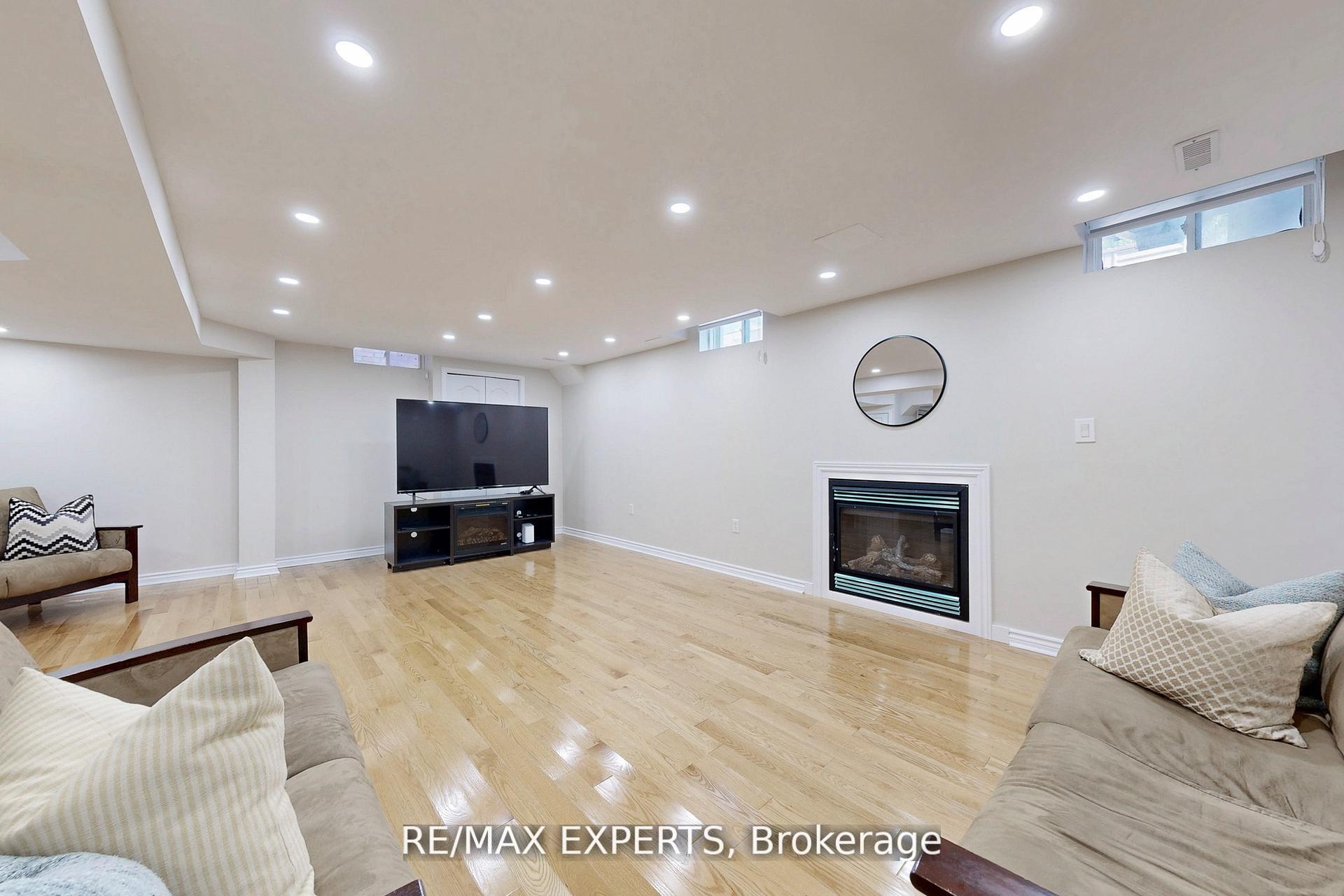 Photo 35 of 187 Hopecrest Road, Markham, Cachet — HOMEH