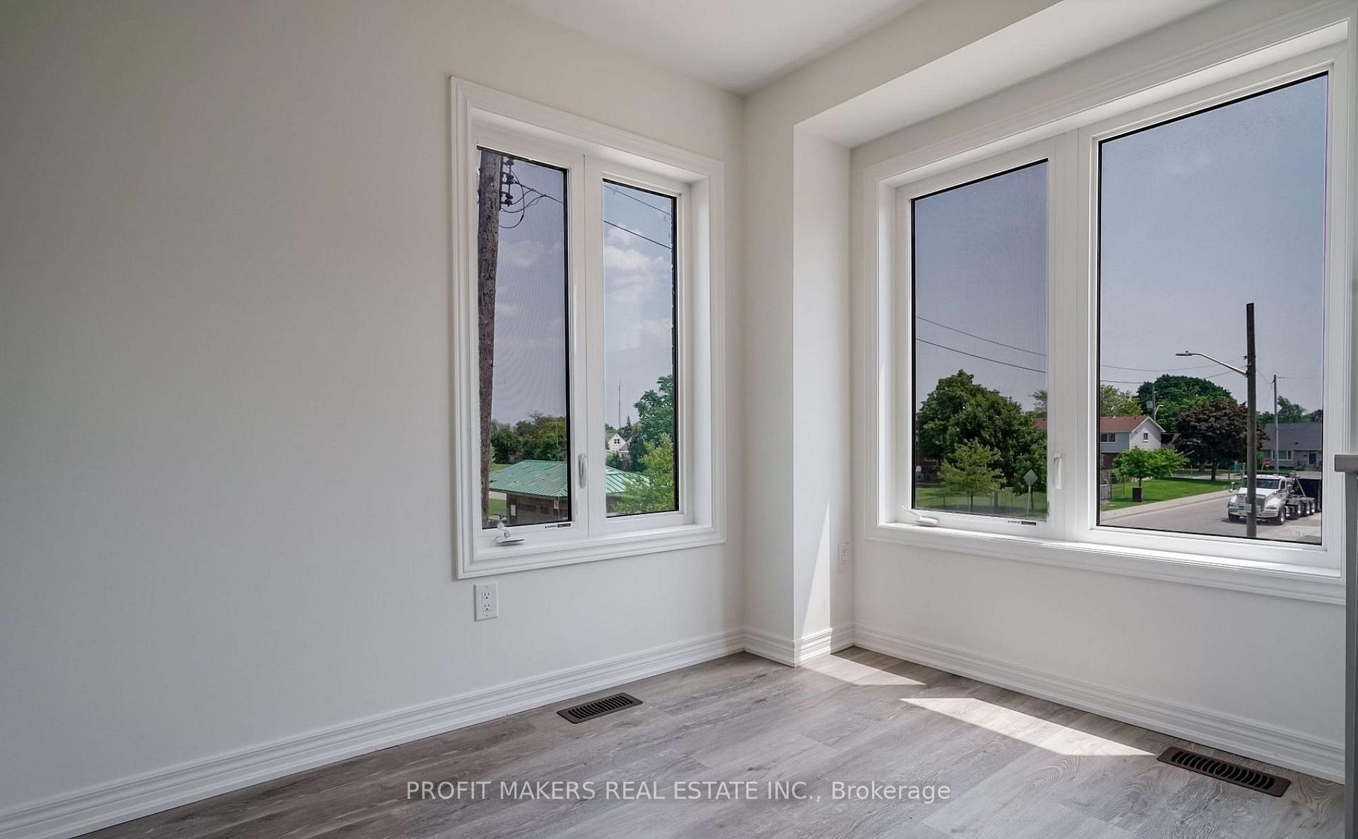 Photo 13 of 38 Reid Avenue N, Hamilton, McQuesten — HOMEH