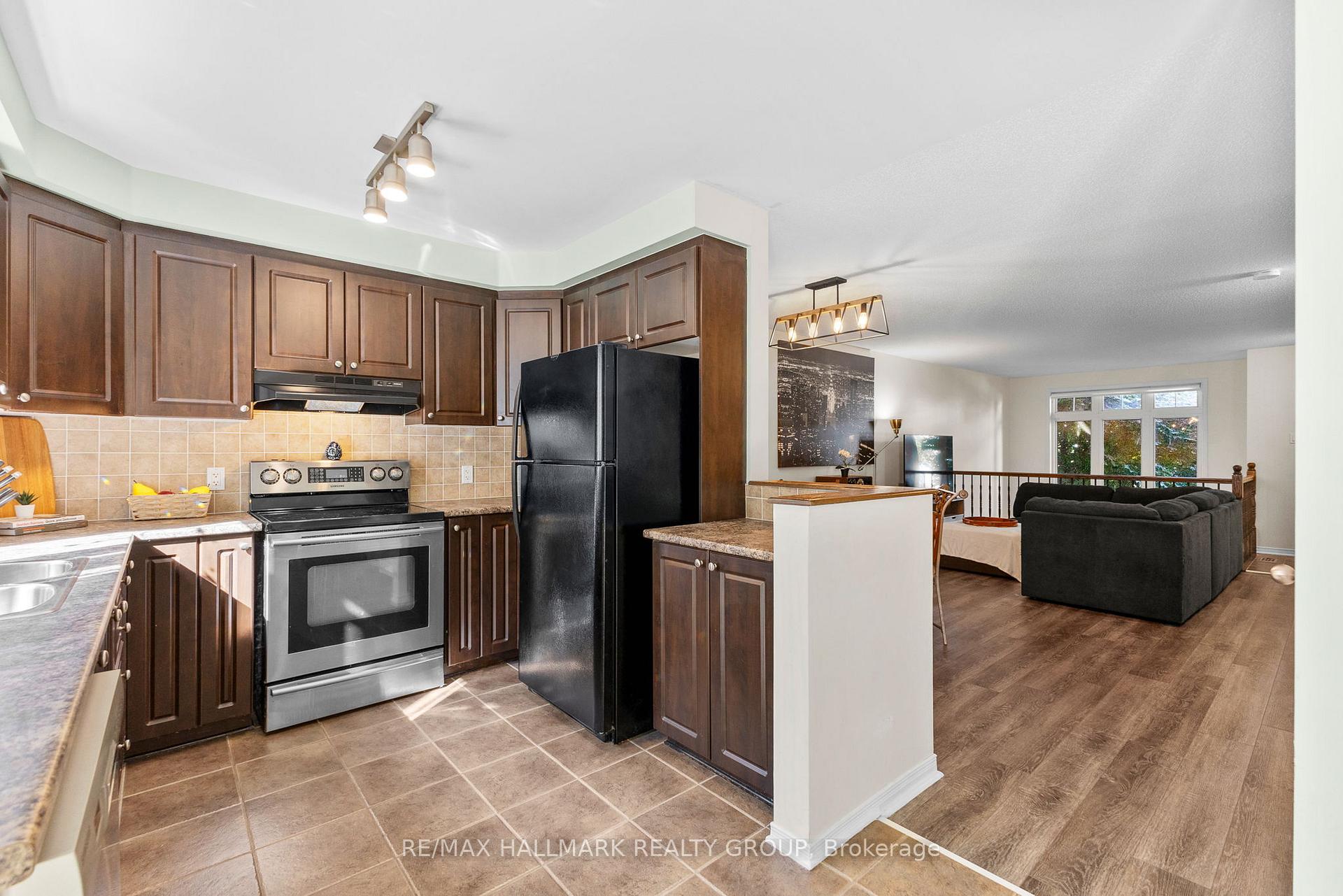 Photo 5 of Unit 7, 325 Elite Private, Ottawa, Barrhaven - Longfields — HOMEH