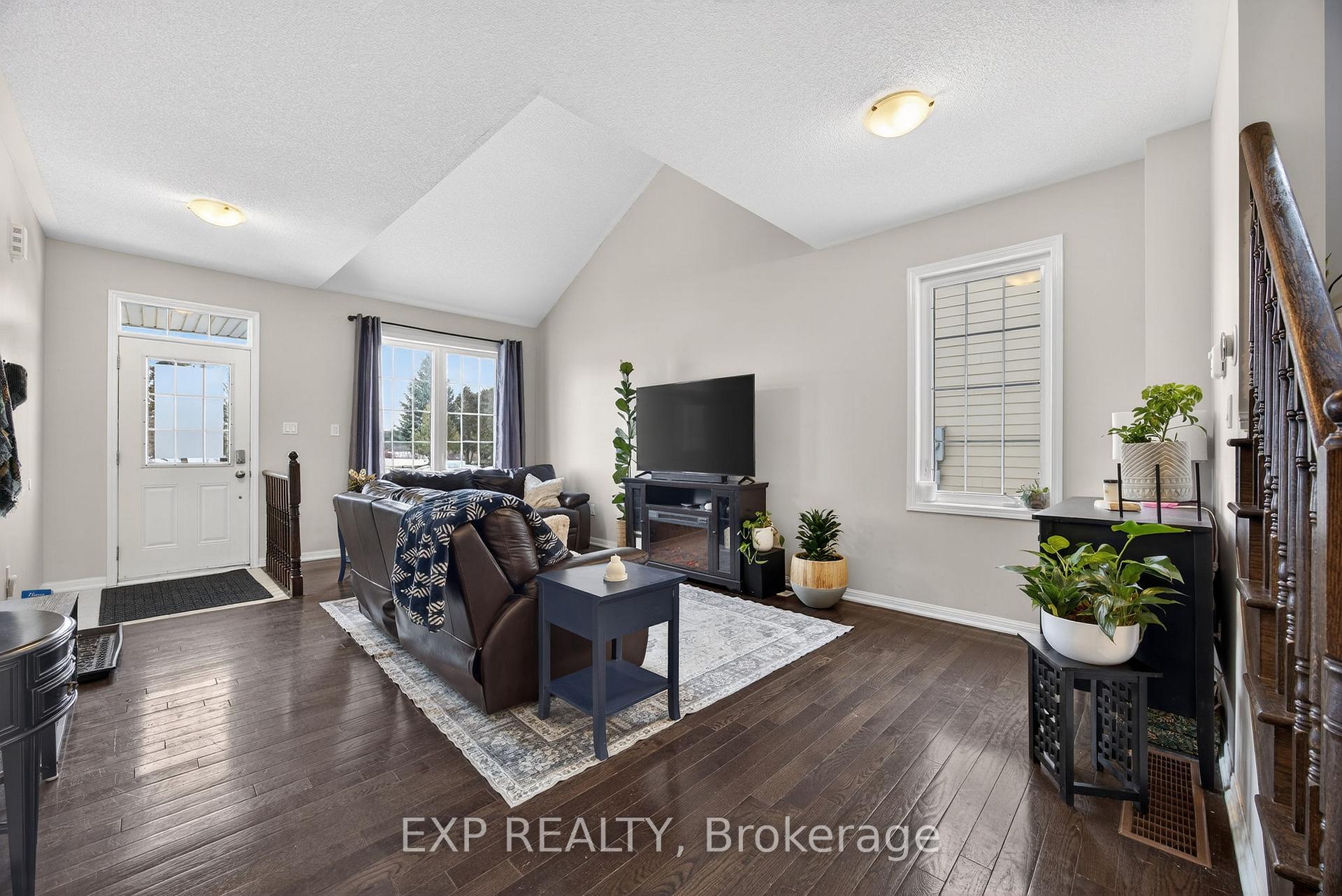 Photo 8 of Unit 4, 24 Providence Way, Wasaga Beach — HOMEH