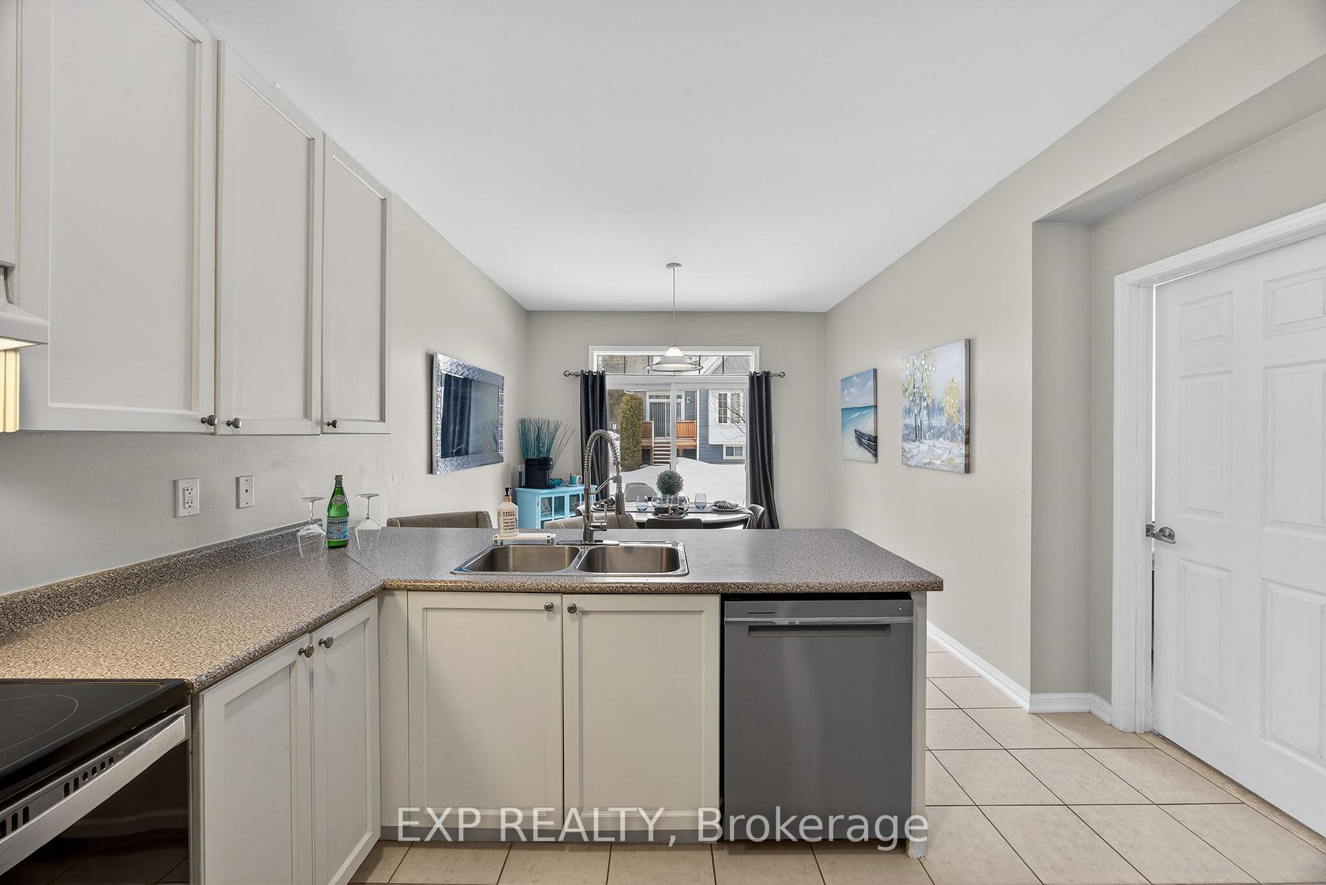 Photo 12 of Unit 4, 24 Providence Way, Wasaga Beach — HOMEH