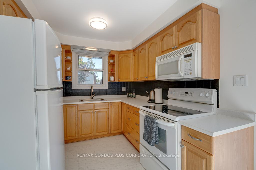 Photo 2 of 577 Mackechnie Crescent, Cobourg — HOMEH