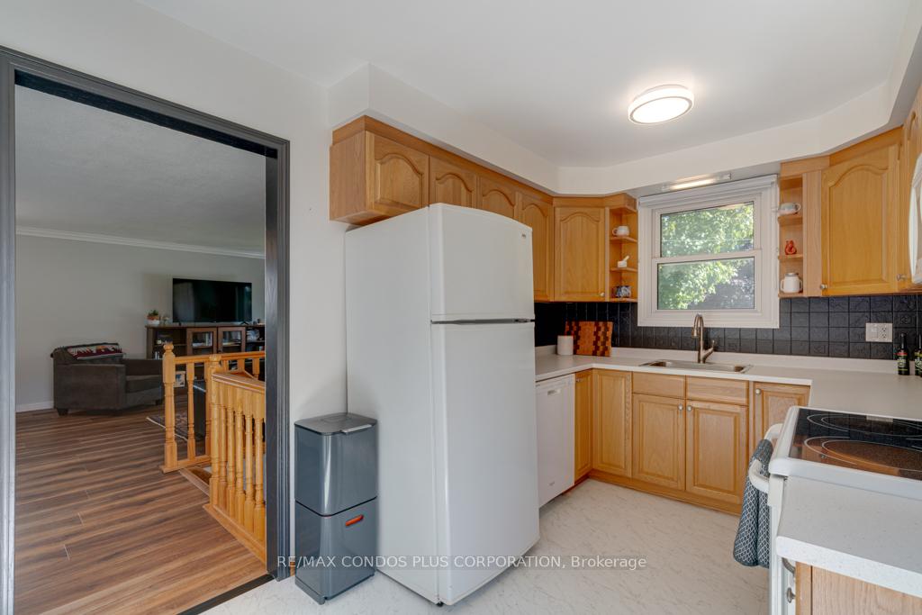 Photo 3 of 577 Mackechnie Crescent, Cobourg — HOMEH