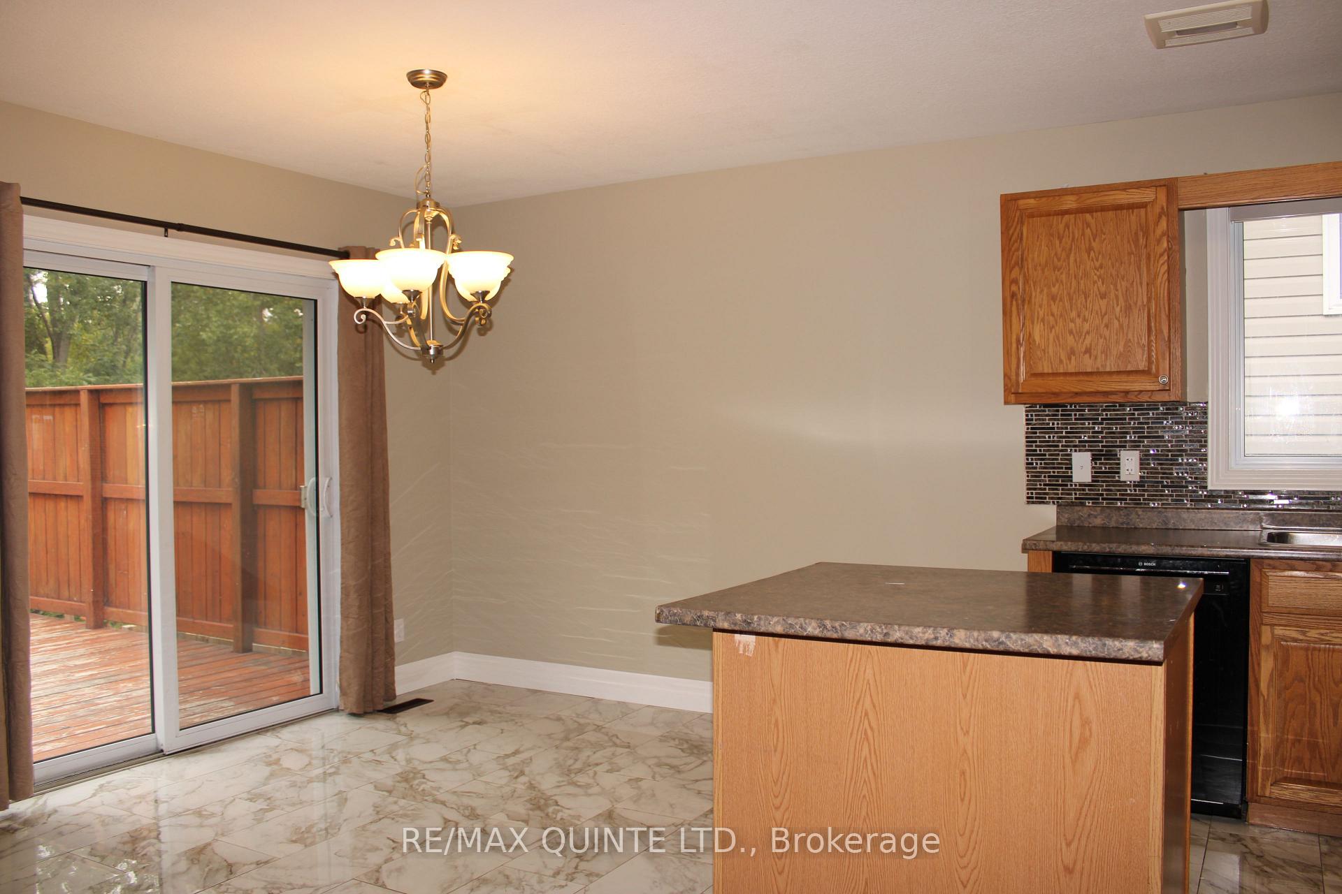 Photo 3 of 199 Nicholas Street, Quinte West, Trenton Ward — HOMEH