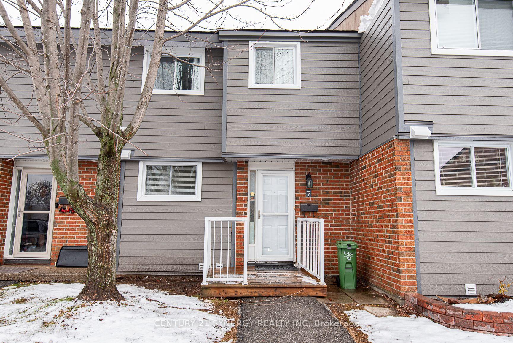 Front of Unit 46, 7 Glencoe Street