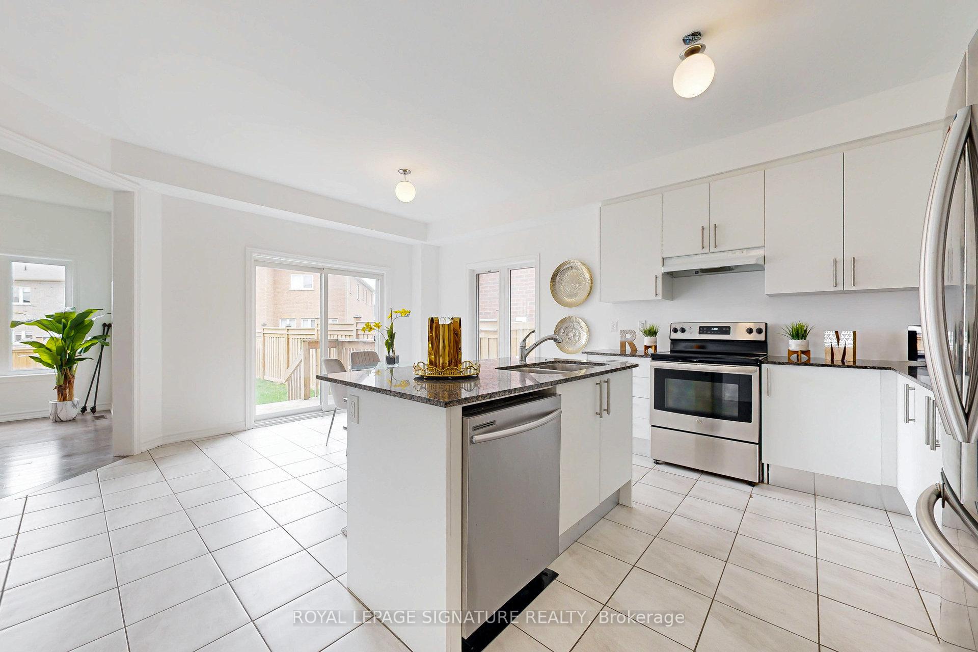 Photo 5 of 137 Elephant Hill Drive, Clarington, Bowmanville — HOMEH