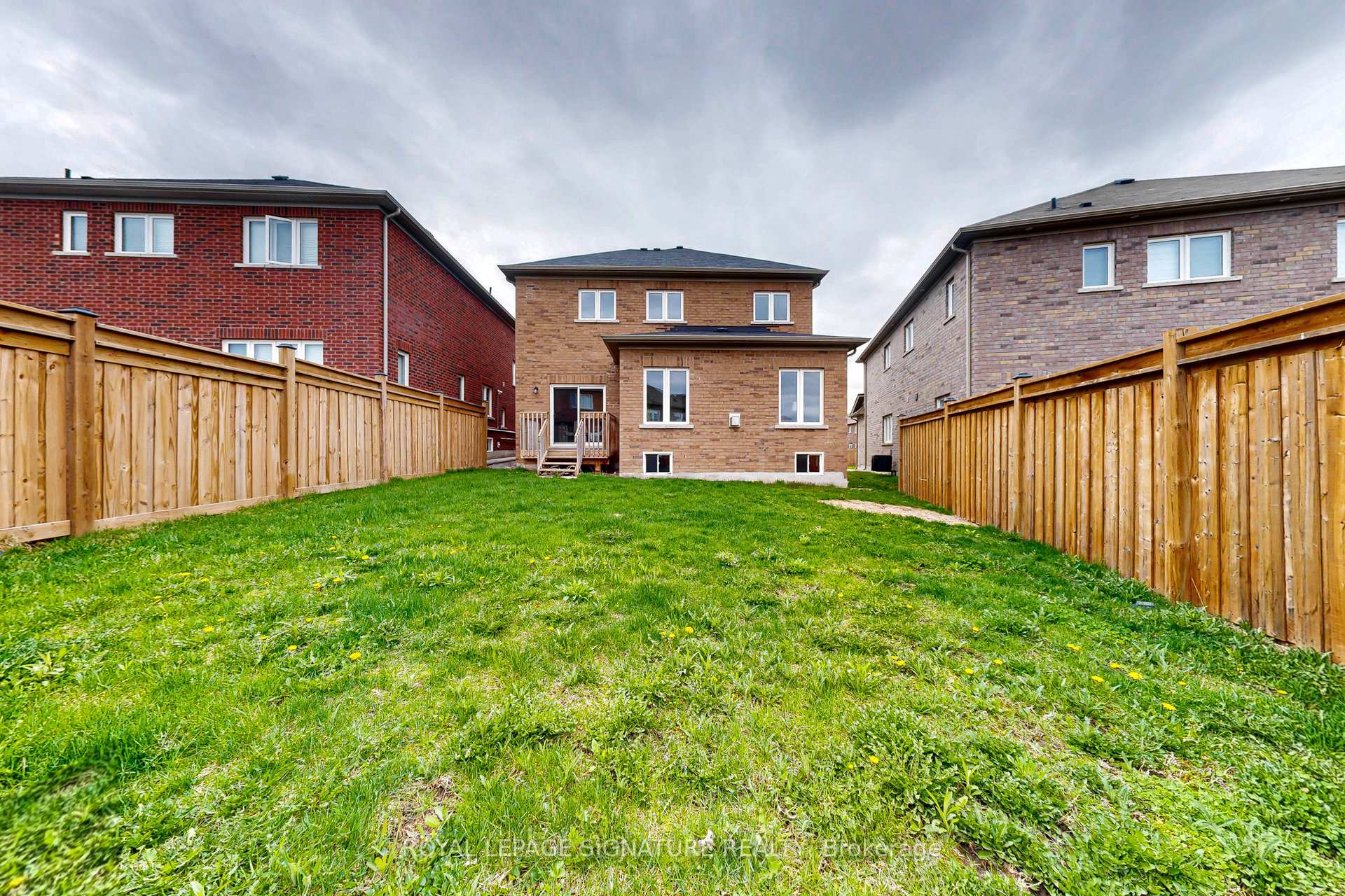 Photo 47 of 137 Elephant Hill Drive, Clarington, Bowmanville — HOMEH