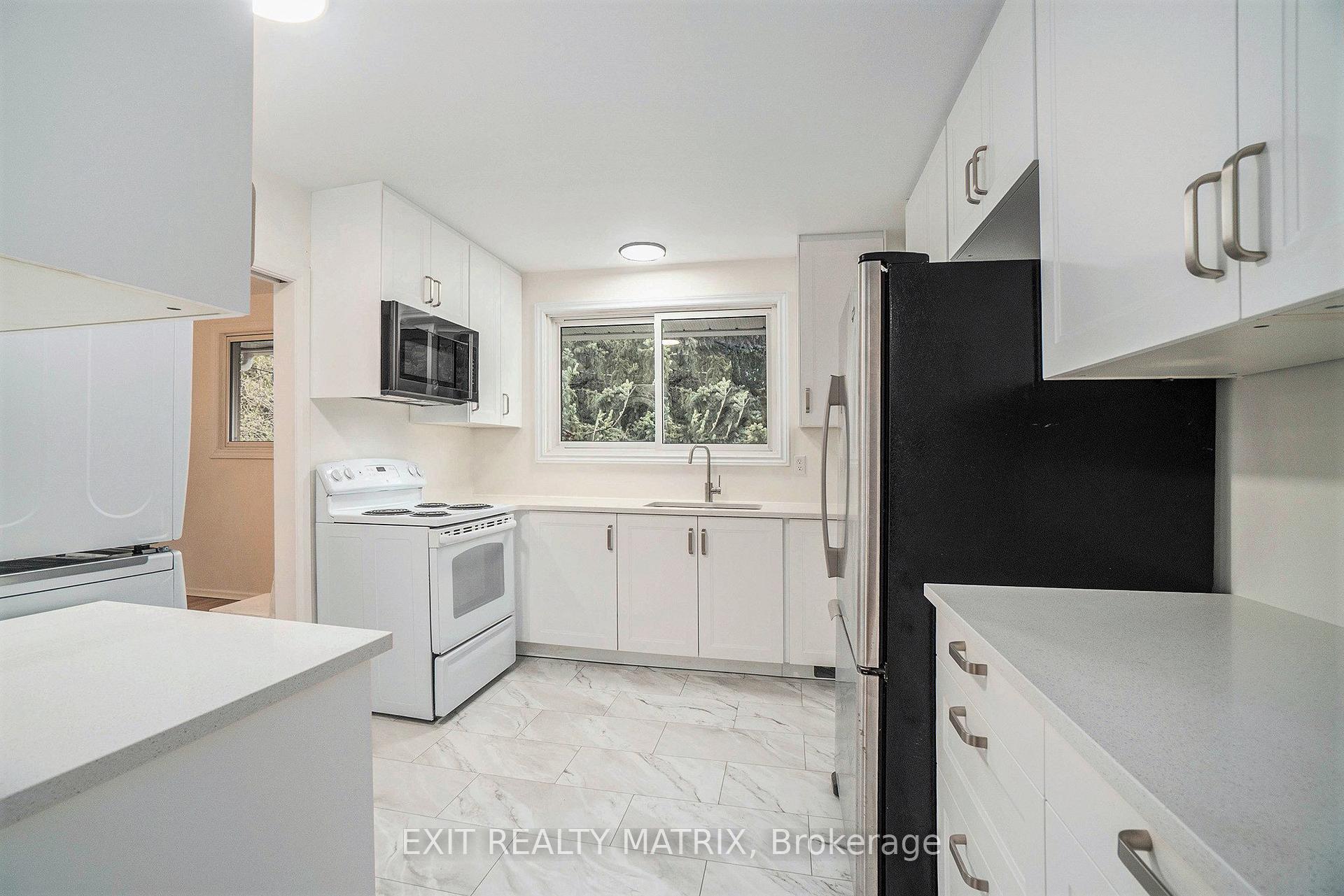 Photo 4 of Unit A, 21 Parkside Crescent, Ottawa, Meadowlands/Crestview — HOMEH