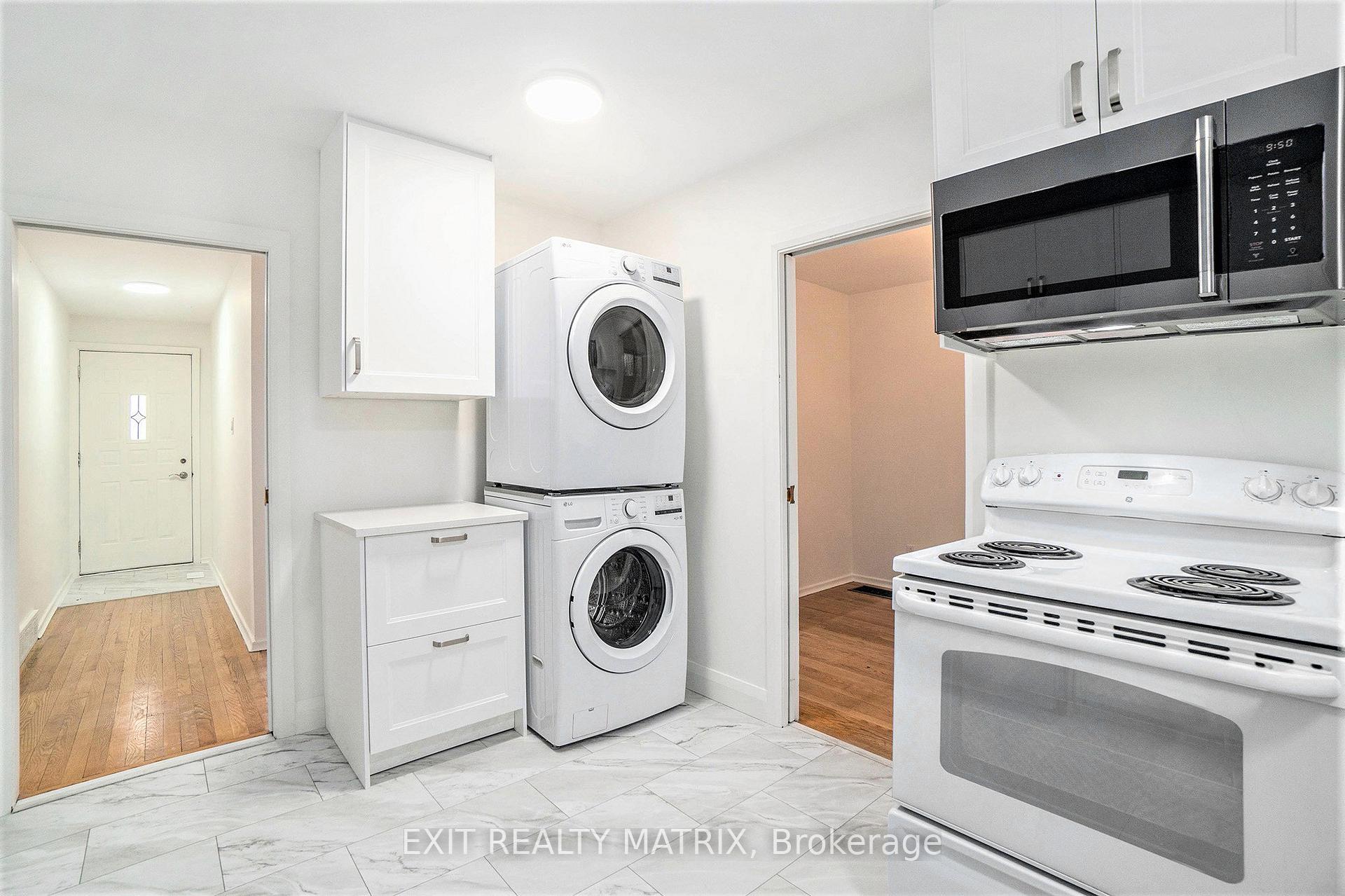 Photo 5 of Unit A, 21 Parkside Crescent, Ottawa, Meadowlands/Crestview — HOMEH