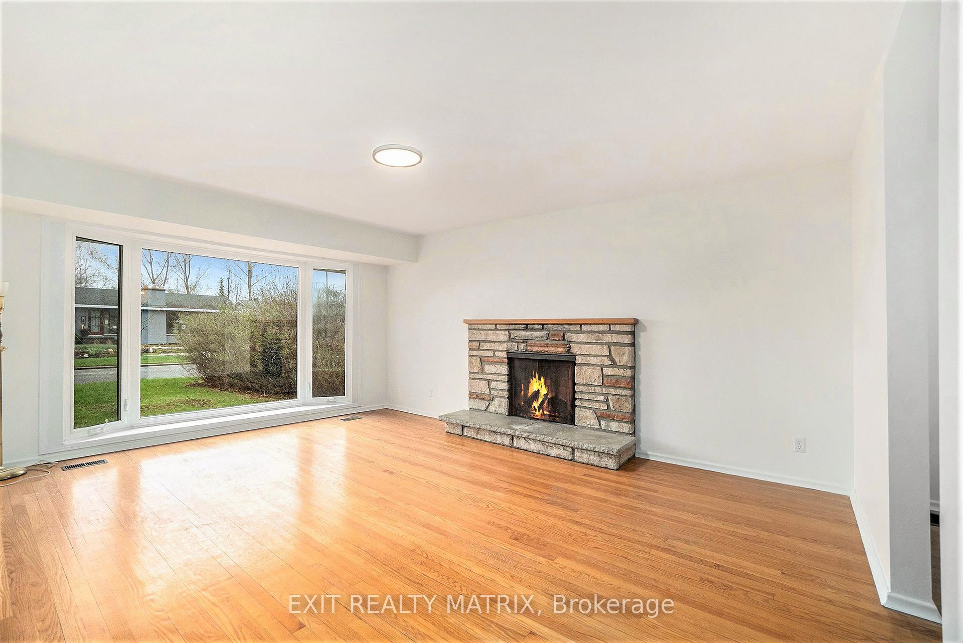 Photo 16 of Unit A, 21 Parkside Crescent, Ottawa, Meadowlands/Crestview — HOMEH