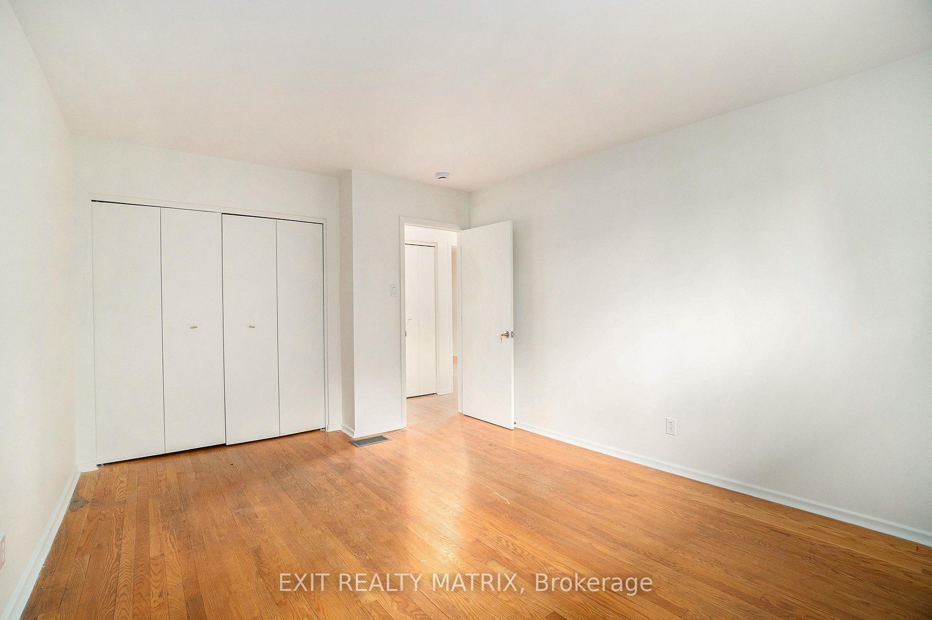 Photo 8 of Unit A, 21 Parkside Crescent, Ottawa, Meadowlands/Crestview — HOMEH