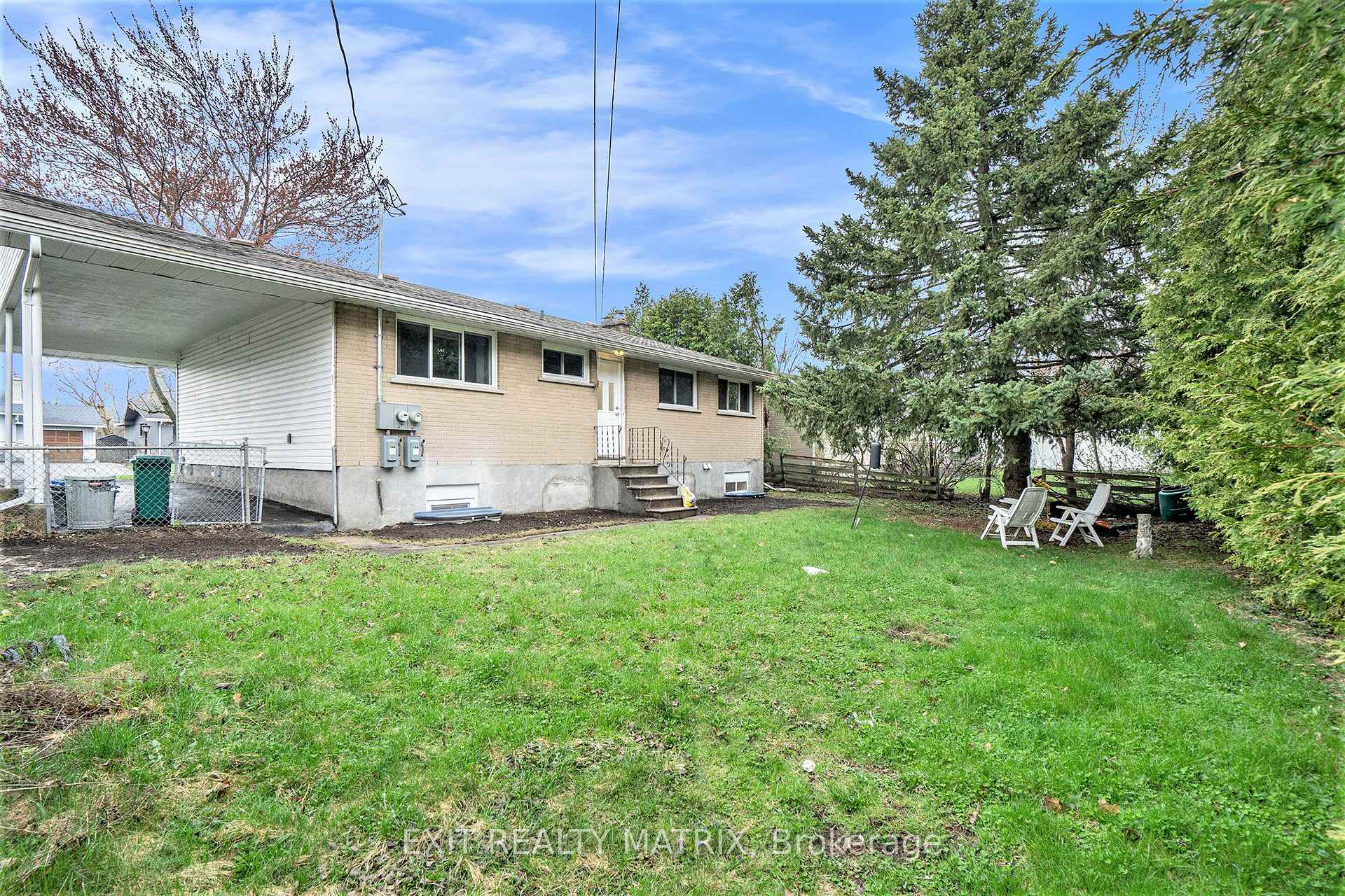 Photo 15 of Unit A, 21 Parkside Crescent, Ottawa, Meadowlands/Crestview — HOMEH