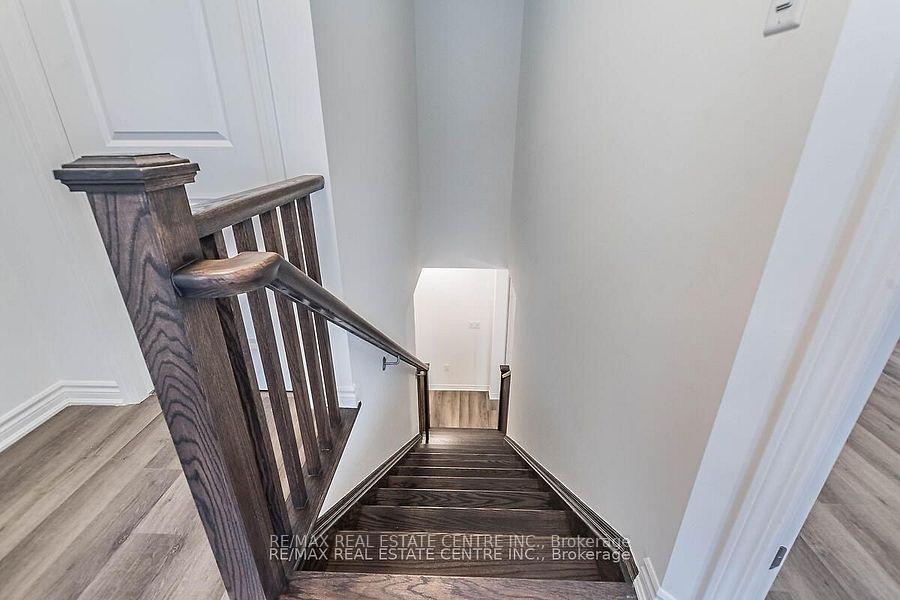 Photo 12 of 23 Melmar Street, Brampton, Northwest Brampton — HOMEH