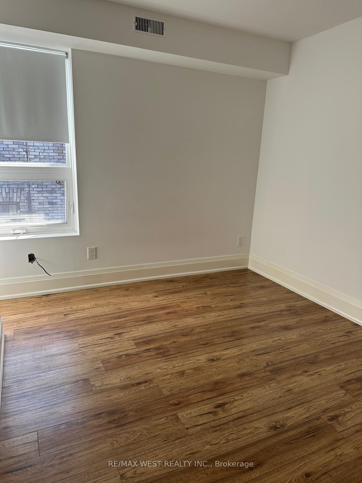 Photo 6 of Unit 3, 398 College Street, Toronto, Palmerston-Little Italy — HOMEH
