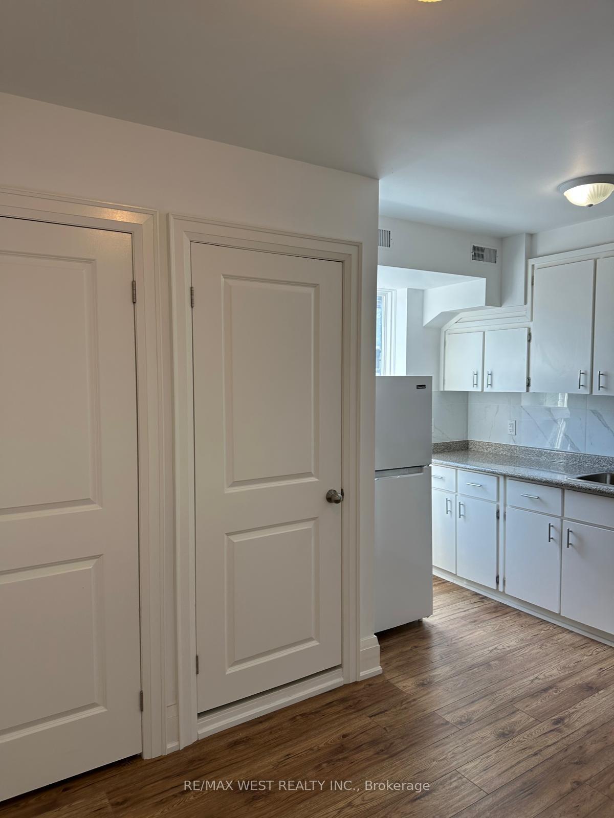 Photo 3 of Unit 3, 398 College Street, Toronto, Palmerston-Little Italy — HOMEH