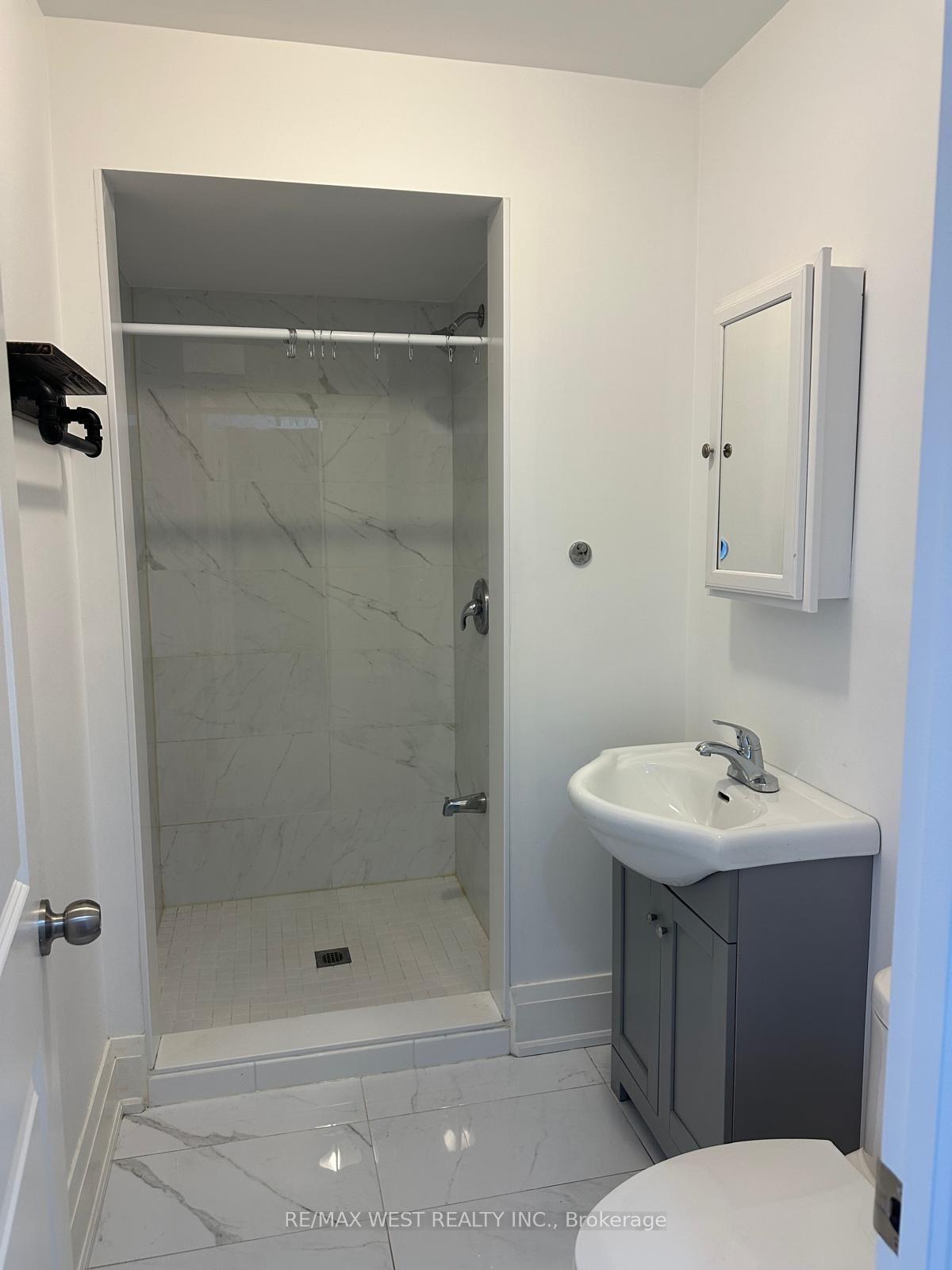 Photo 8 of Unit 3, 398 College Street, Toronto, Palmerston-Little Italy — HOMEH